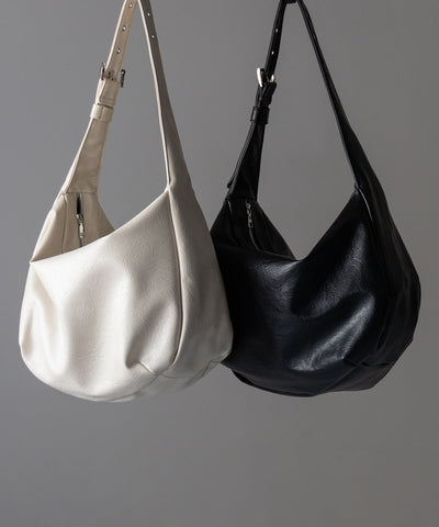 【 ２WAY ／ A4収納可 】ハトメデザインベルテッドワンハンドルショルダーバッグ ／ Eyelet design belted onehandle shoulder bag