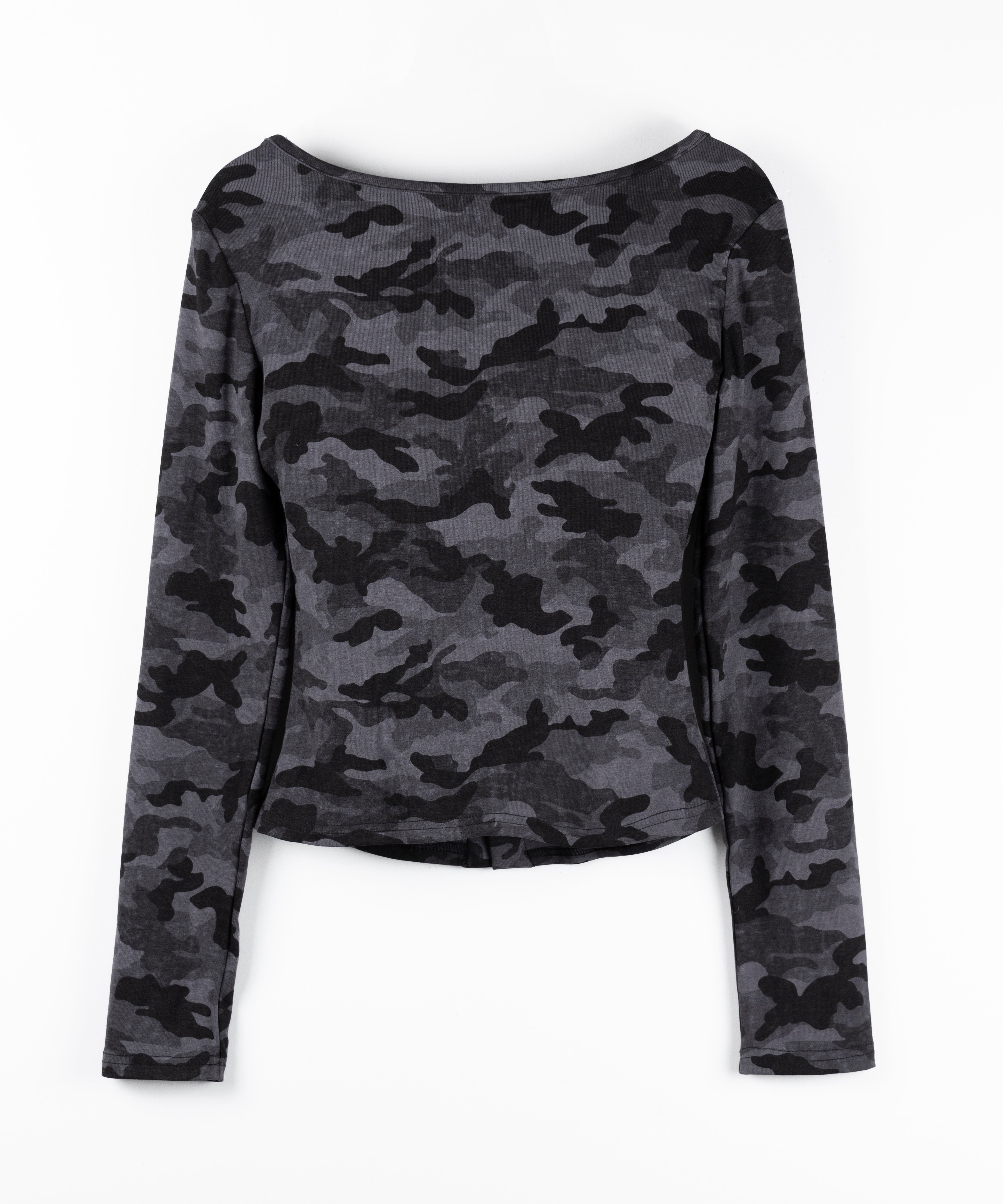 カモフラアウトポケットスクエアネック長袖スリムTシャツ ／ 　camouflage out pocket square neck long sleeve slim T-shirt
