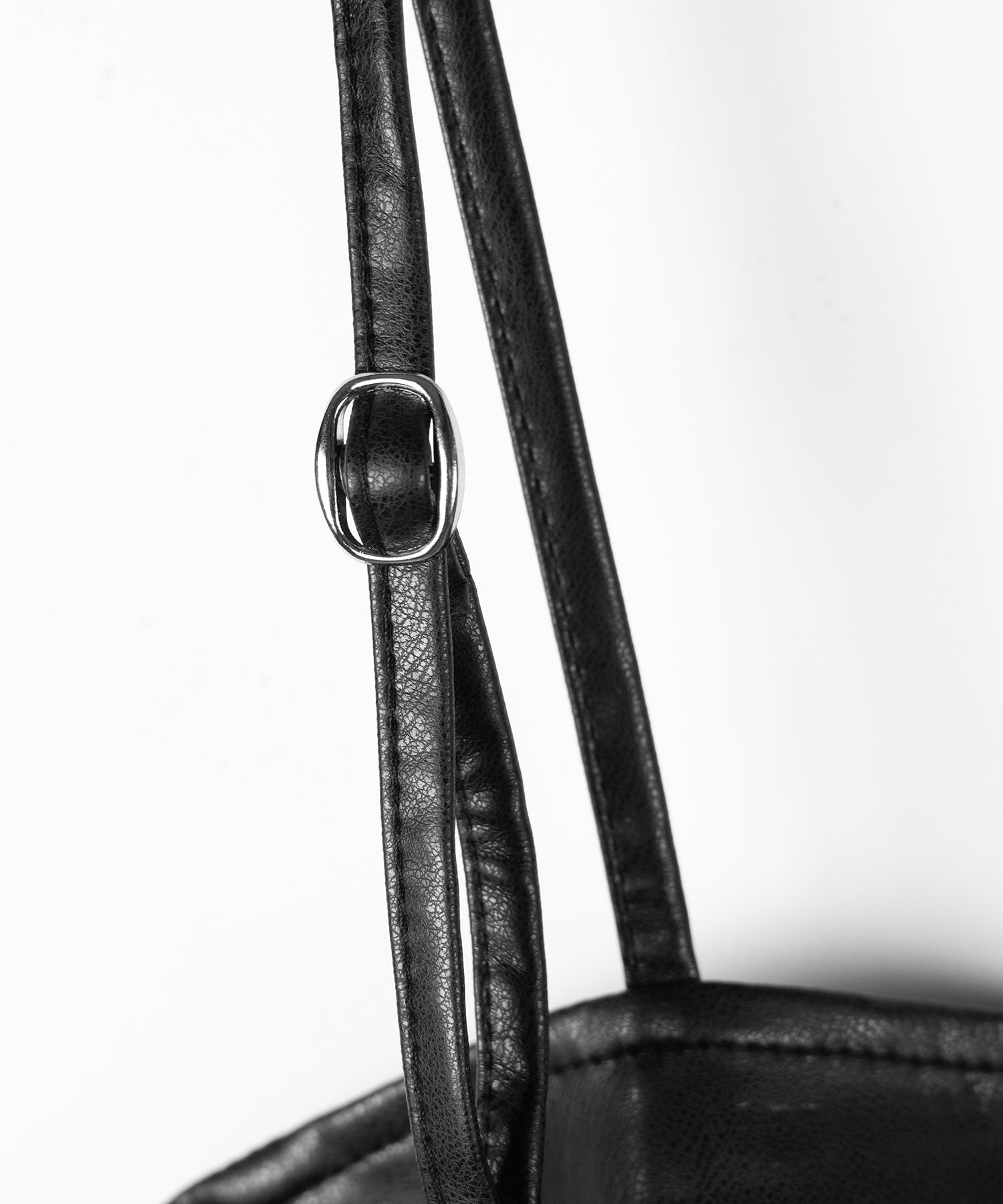 レースアップフロントリボンフェイクレザービスチェ ／ lace up front ribbon fake leather bustier