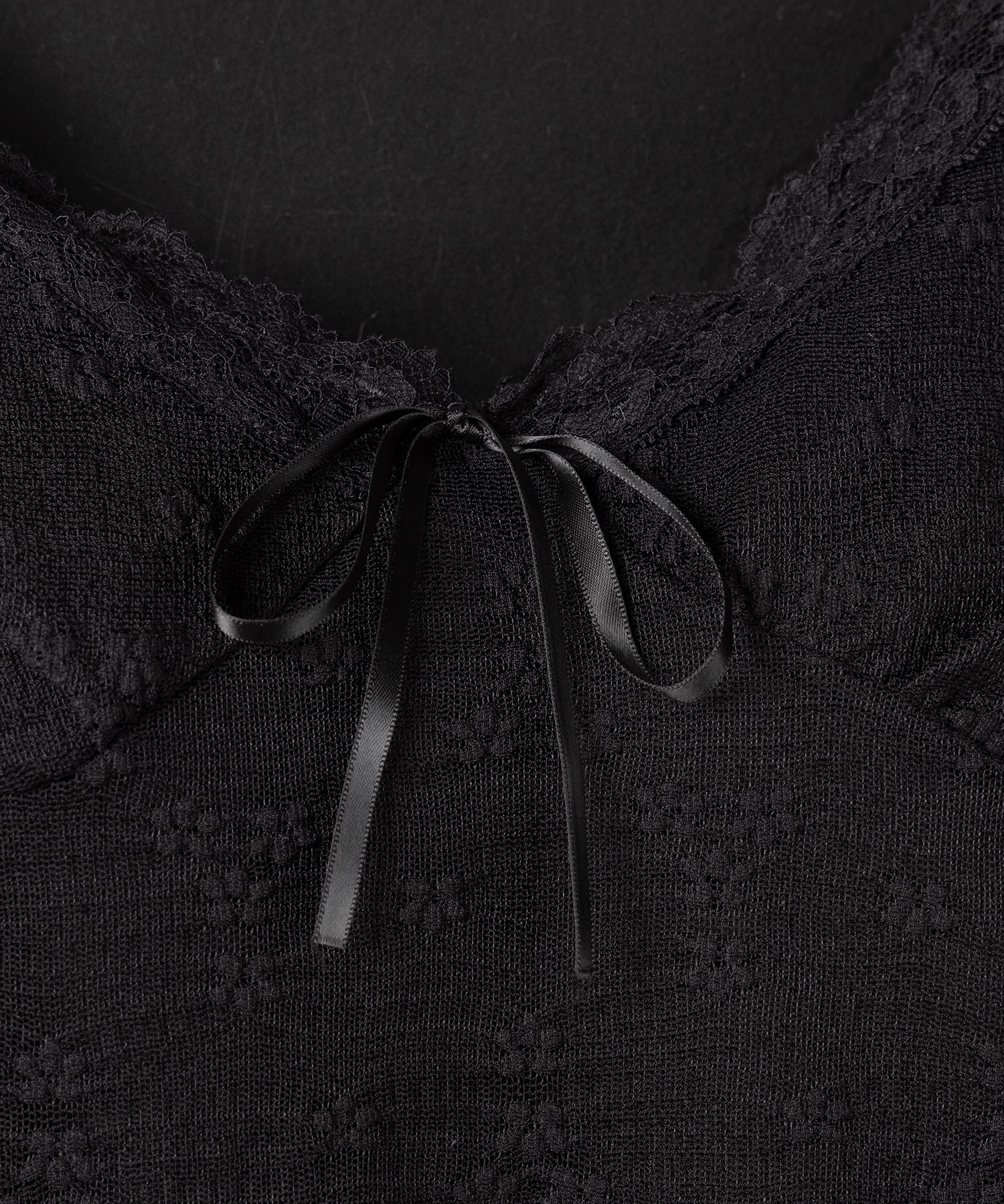 フロントリボンレイヤードレーストップス ／ front ribbon layered lace tops