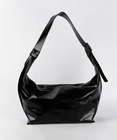 【 大容量 】フェイクレザーワイドストラップビッグショルダーボディバッグ ／fake leather wide strap big shoulder body bag