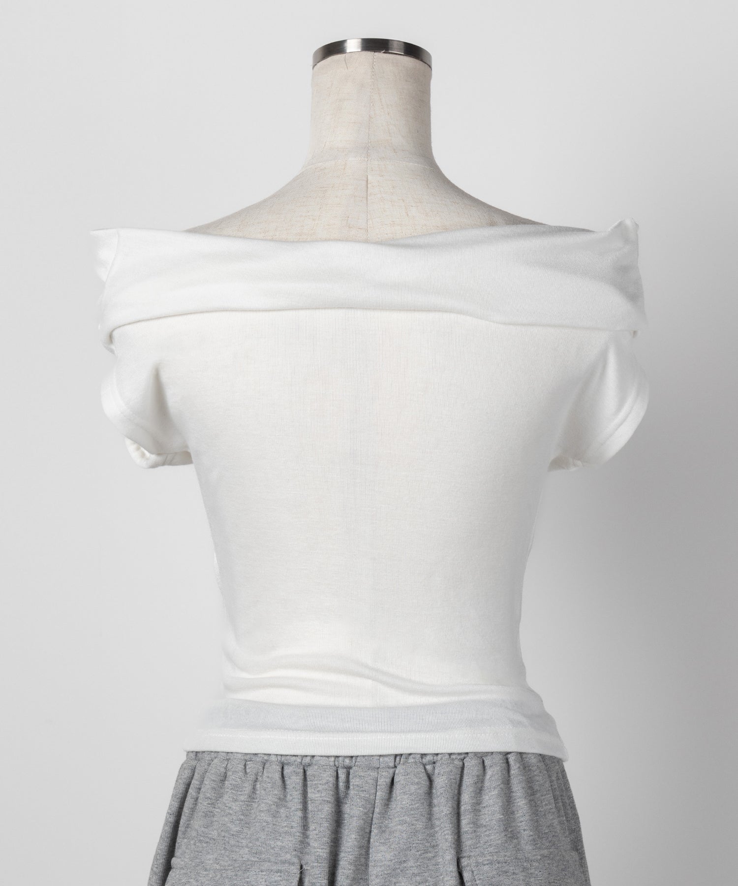 【 ２color 】オフショルギャザーノースリーブトップス ／ off shoulder gather nosleeve tops