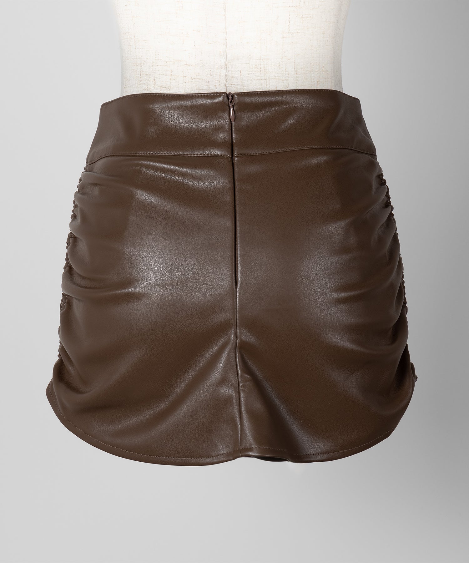 フェイクレザーシャーリングマイクロミニスカパン ／ fake leather shirring micro mini skirt pants