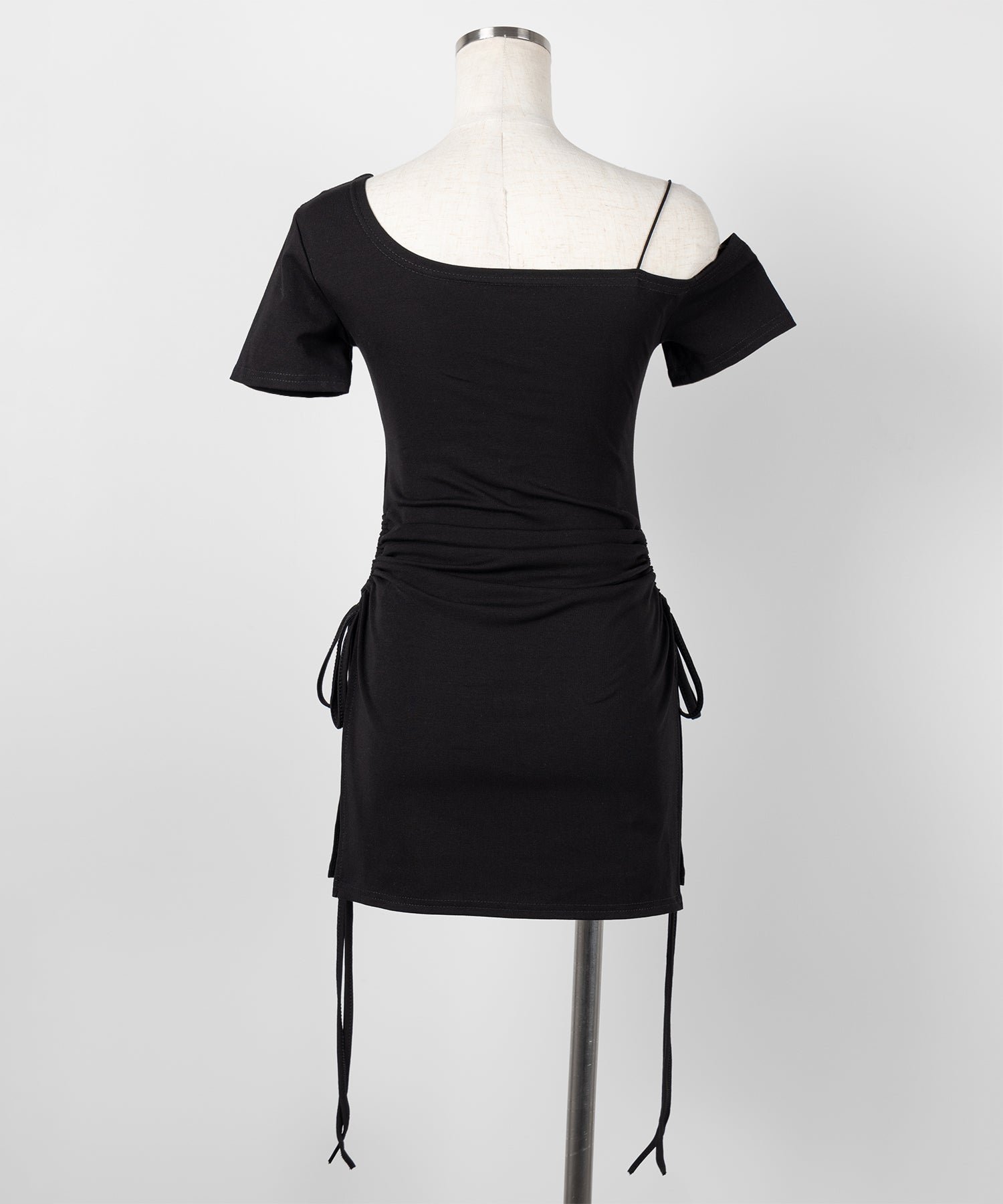 【 セットアップ 】ダブルシャーリングリボンワンショルミニワンピ＋ショートパンツ SET ／ 【 SETUP 】double shirring ribbon one-Shoulder mini onepiece + short pants SET