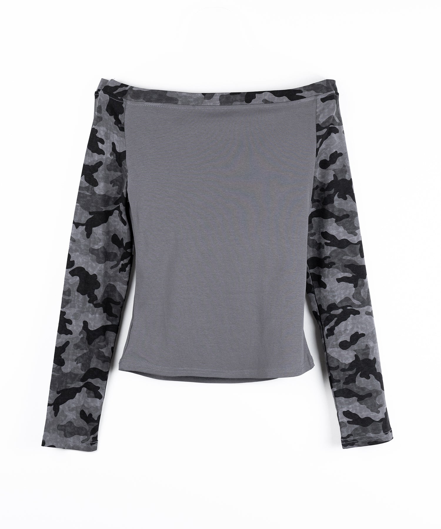 ヴィンテージカモフラロゴオフショルロンT ／vintage camouflage logo off-shoulder long-sleeve T-shirt