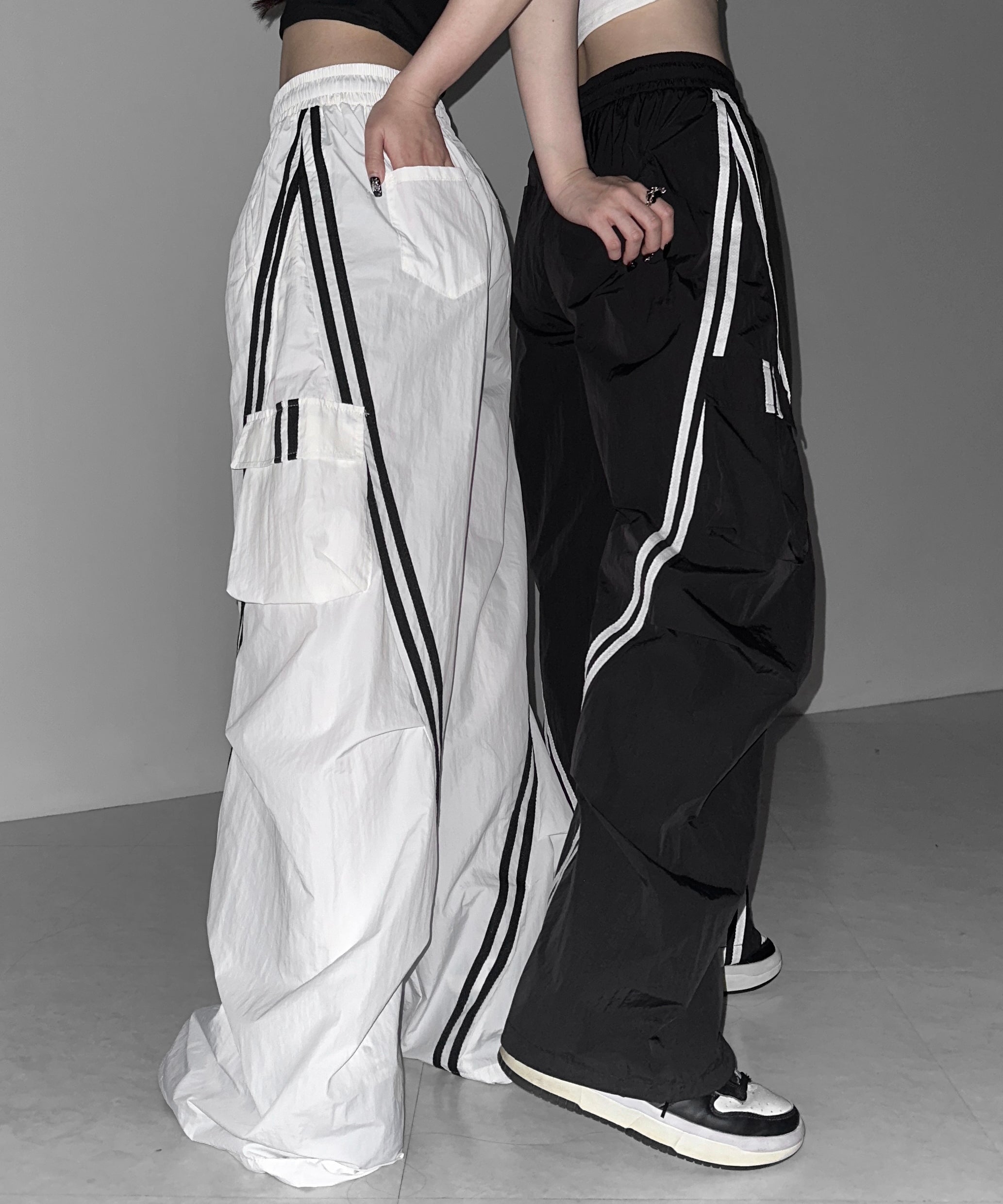 【 ３color ／裾絞り可能２WAY 】サイドラインナイロンタックカーゴワイドパンツ ／ side line nylon tuck cargo wide pants