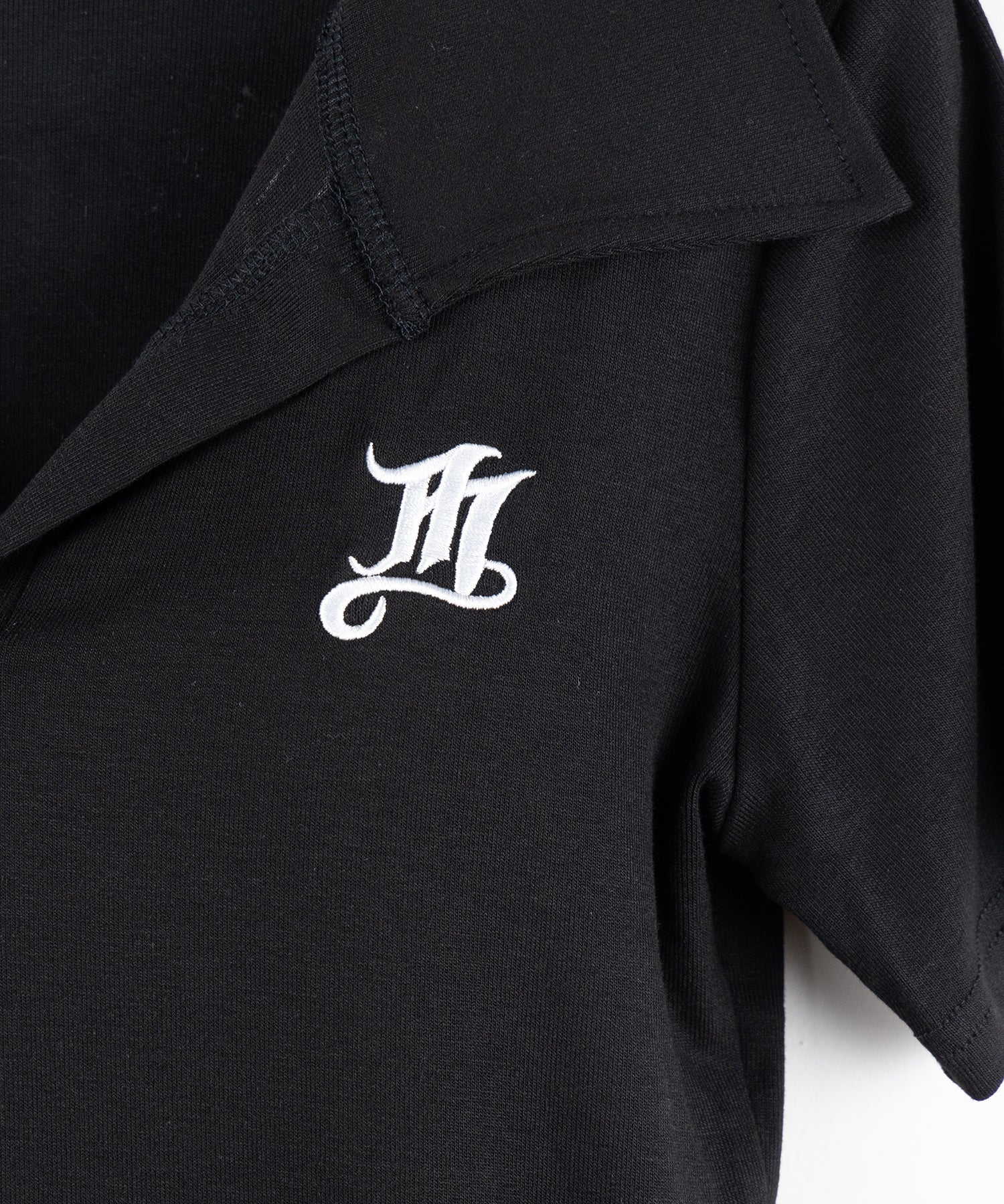 【 ２color 】M LOGO スキッパーショート半袖Tシャツ ／ M LOGO skipper neck short sleeve T-shirt