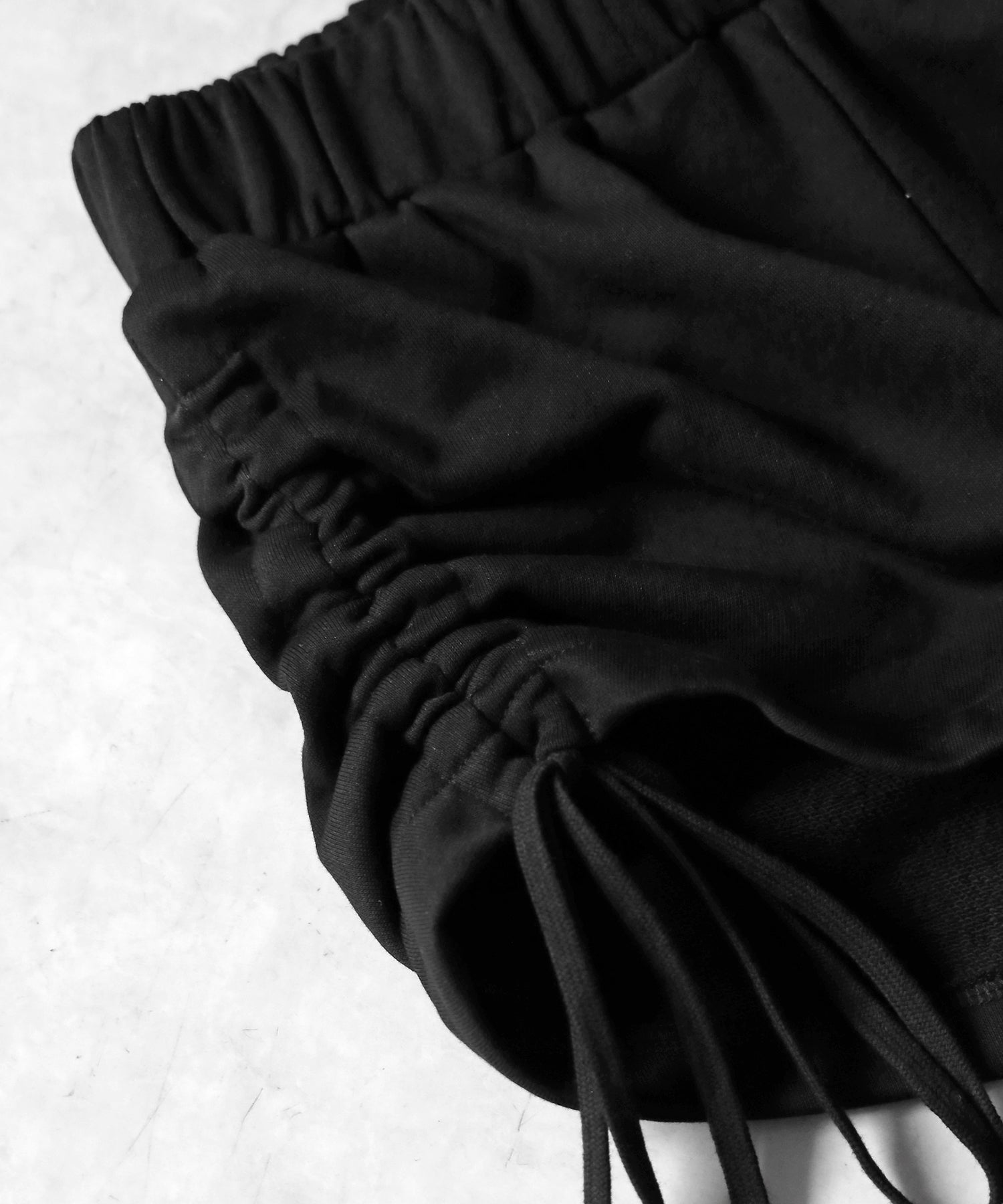 【先行販売】サイドシャーリングストリングショートパンツ