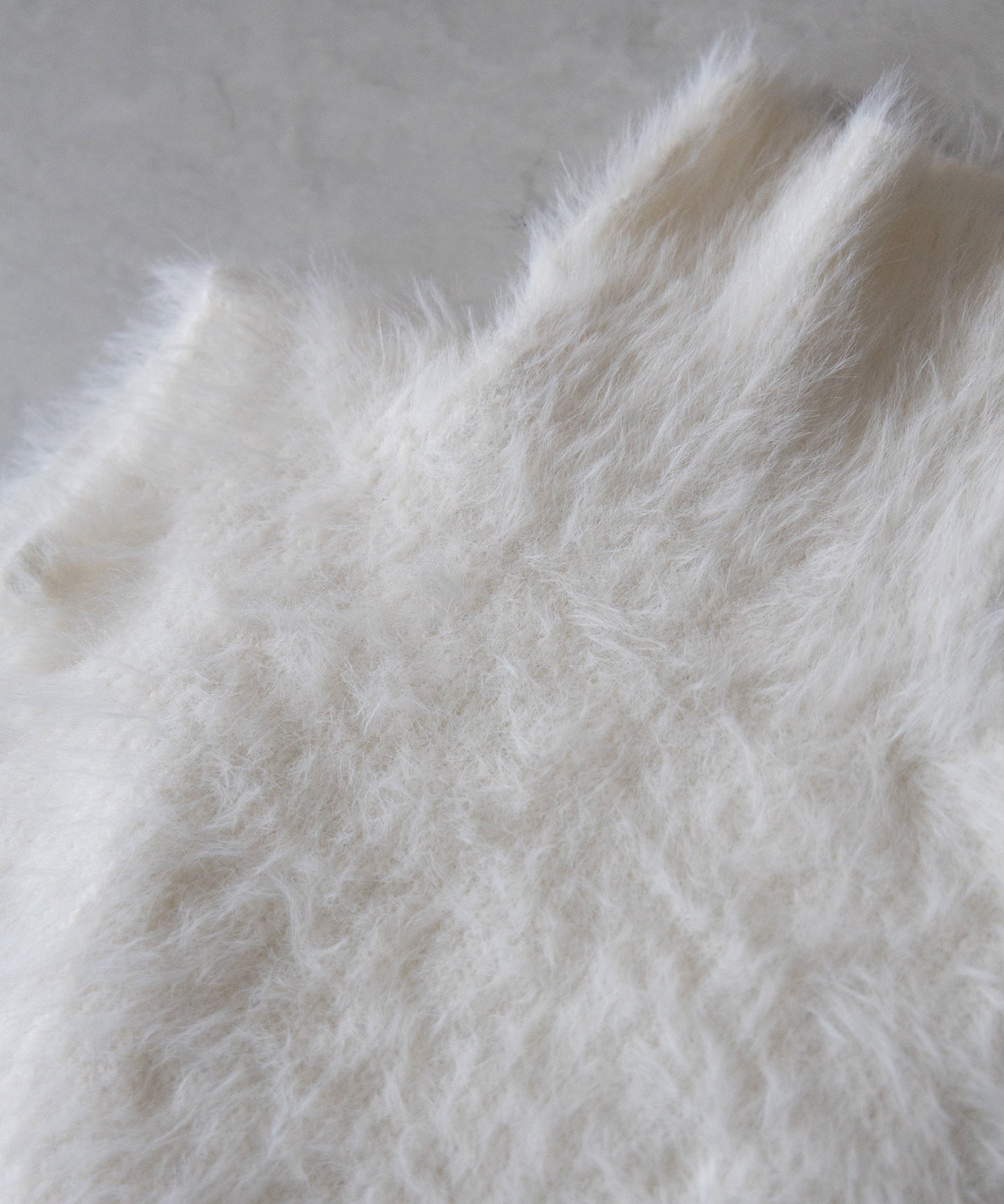 【 ３color 】タートルネックショートシャギーノースリニットトップス ／ turtleneck short shaggy nosleeve knit tops