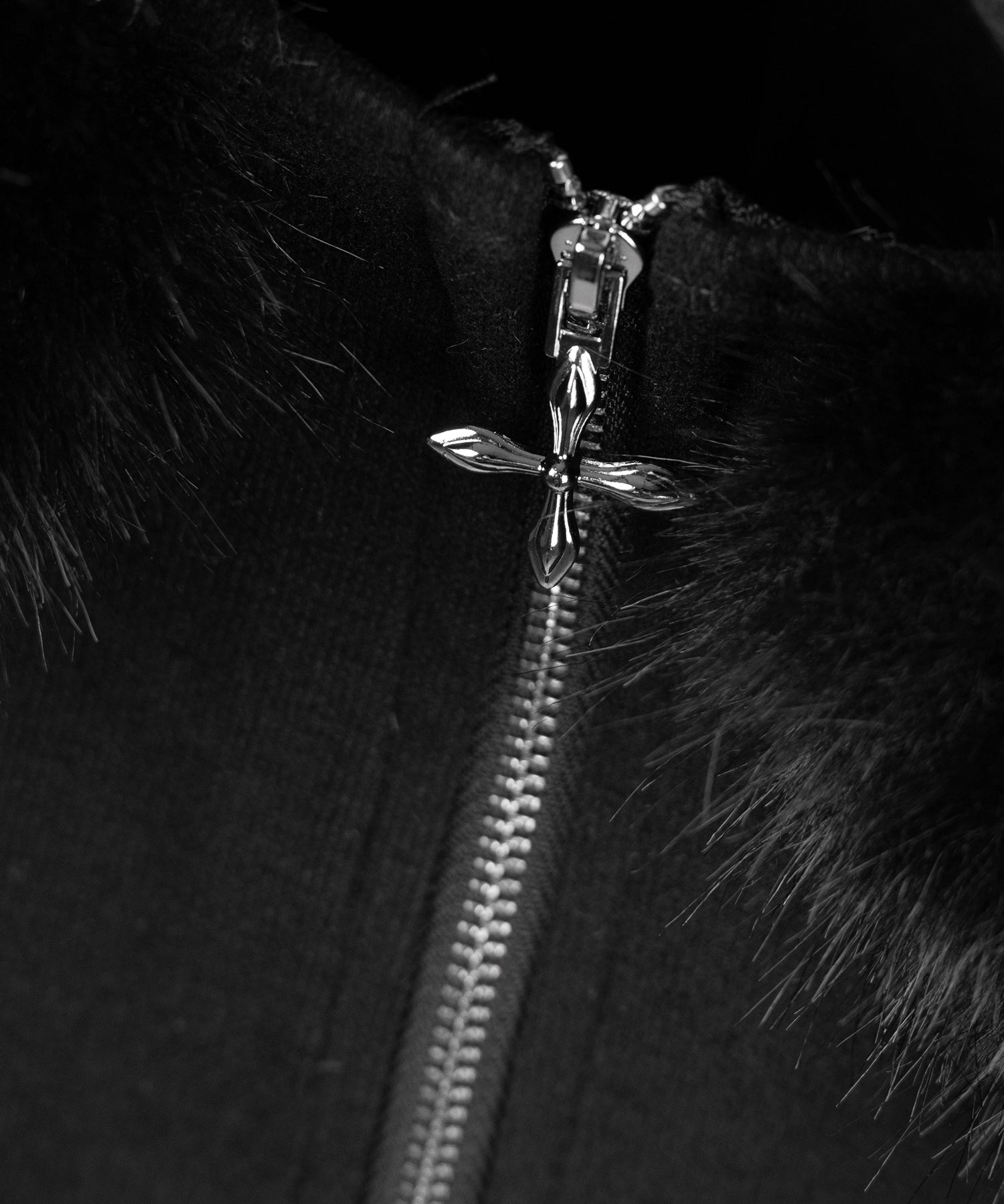 ファー襟クロスロゴジップアップリブカーディガン ／ fur collar cross logo zipup rib cardigan