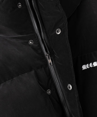 【 限定先行販売 】grunge logo embroidery short puff down jacket