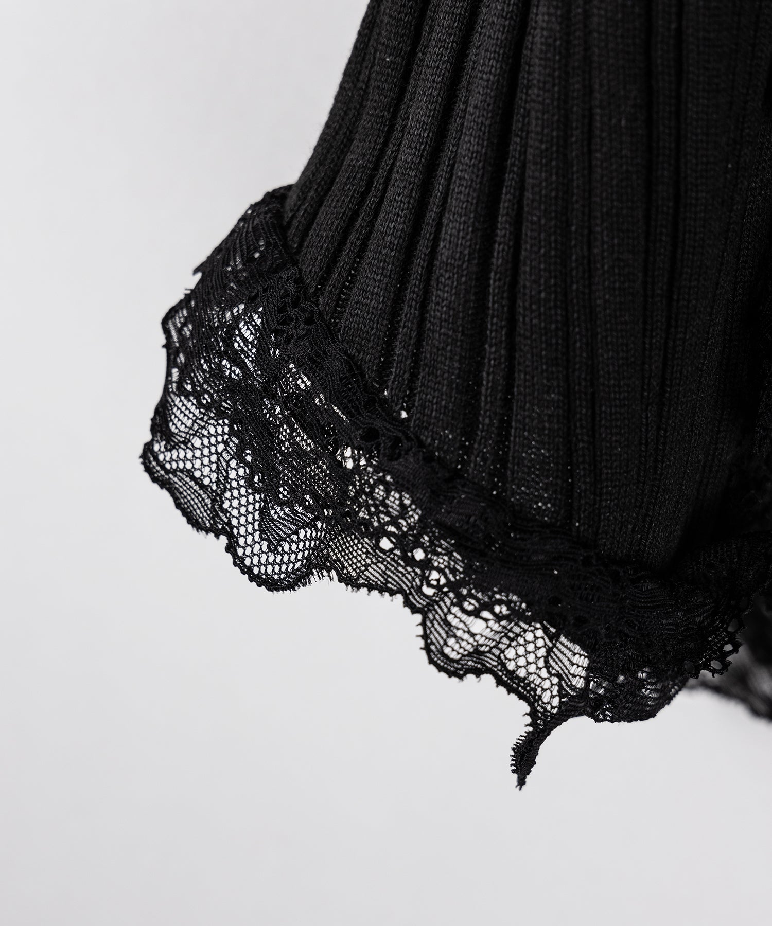 【 ２color 】レースフリルドッキングリブニットキャミタンク ／ lace frill docking lib knit cami tank