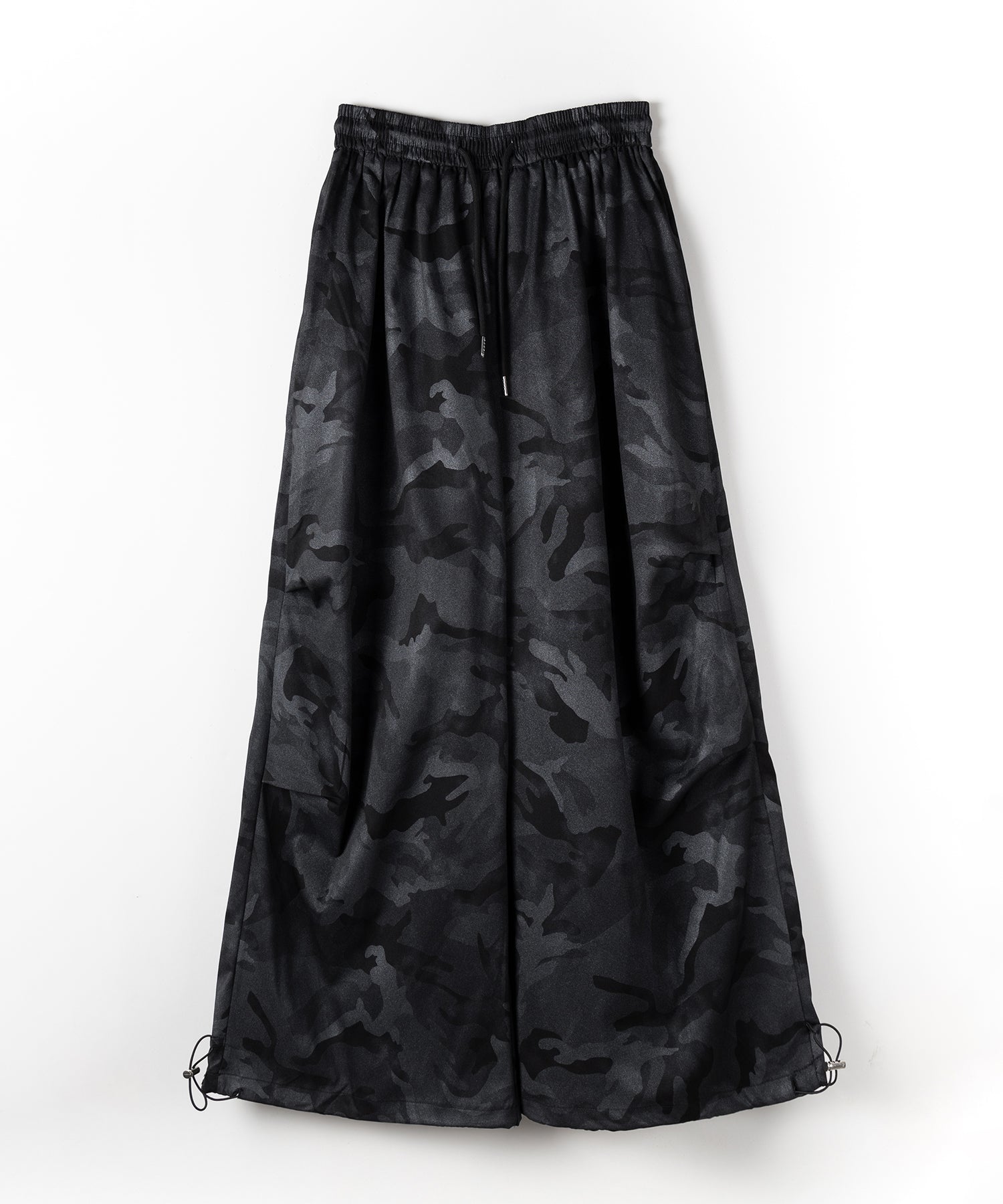 ロゴガーターカモフラタックワイドパンツ ／ logo garter camouflage tuck wide pants