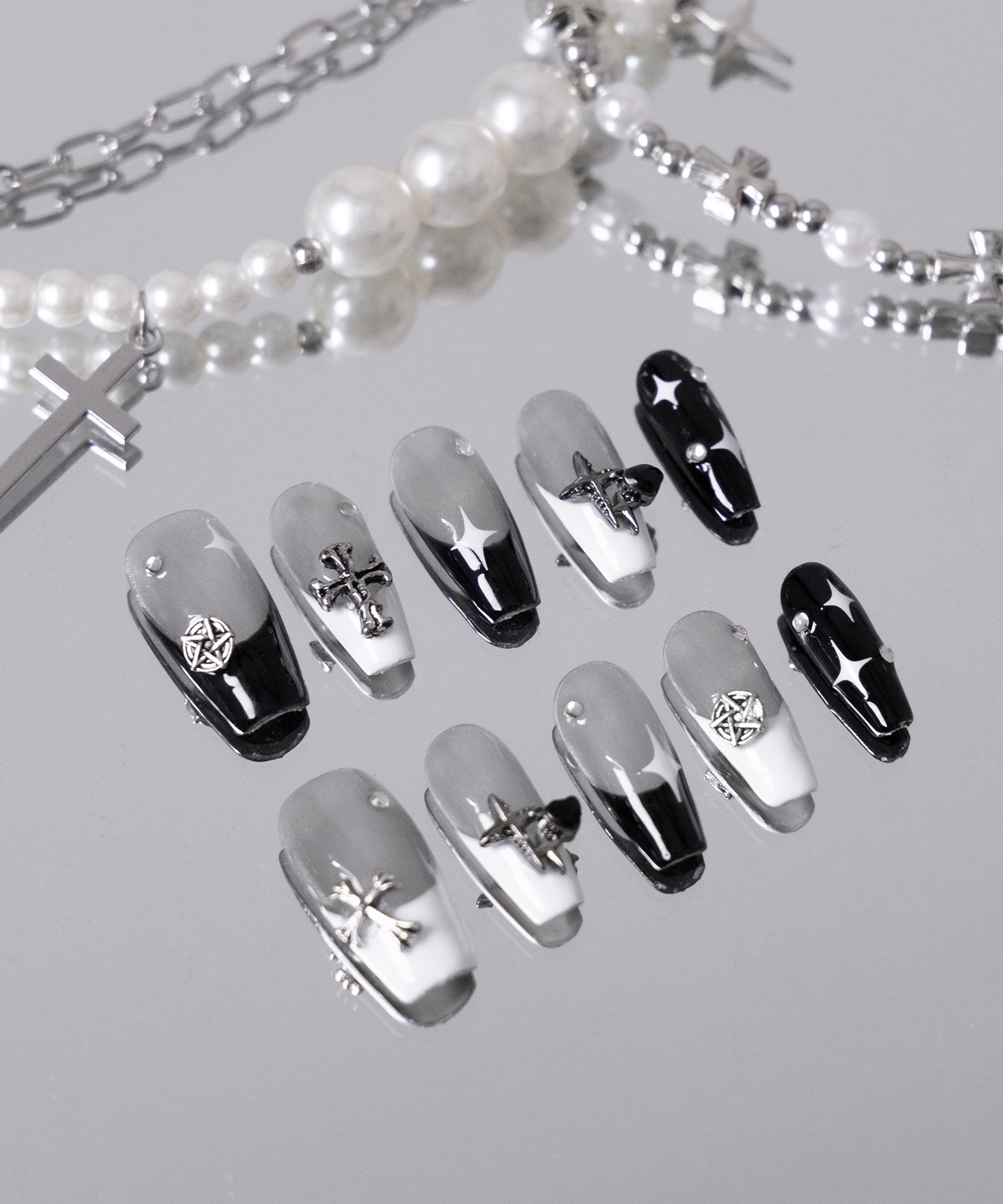 モノトーンクロスキラキラフレンチネイルチップ ／ monotone cross kirakira french nail tips