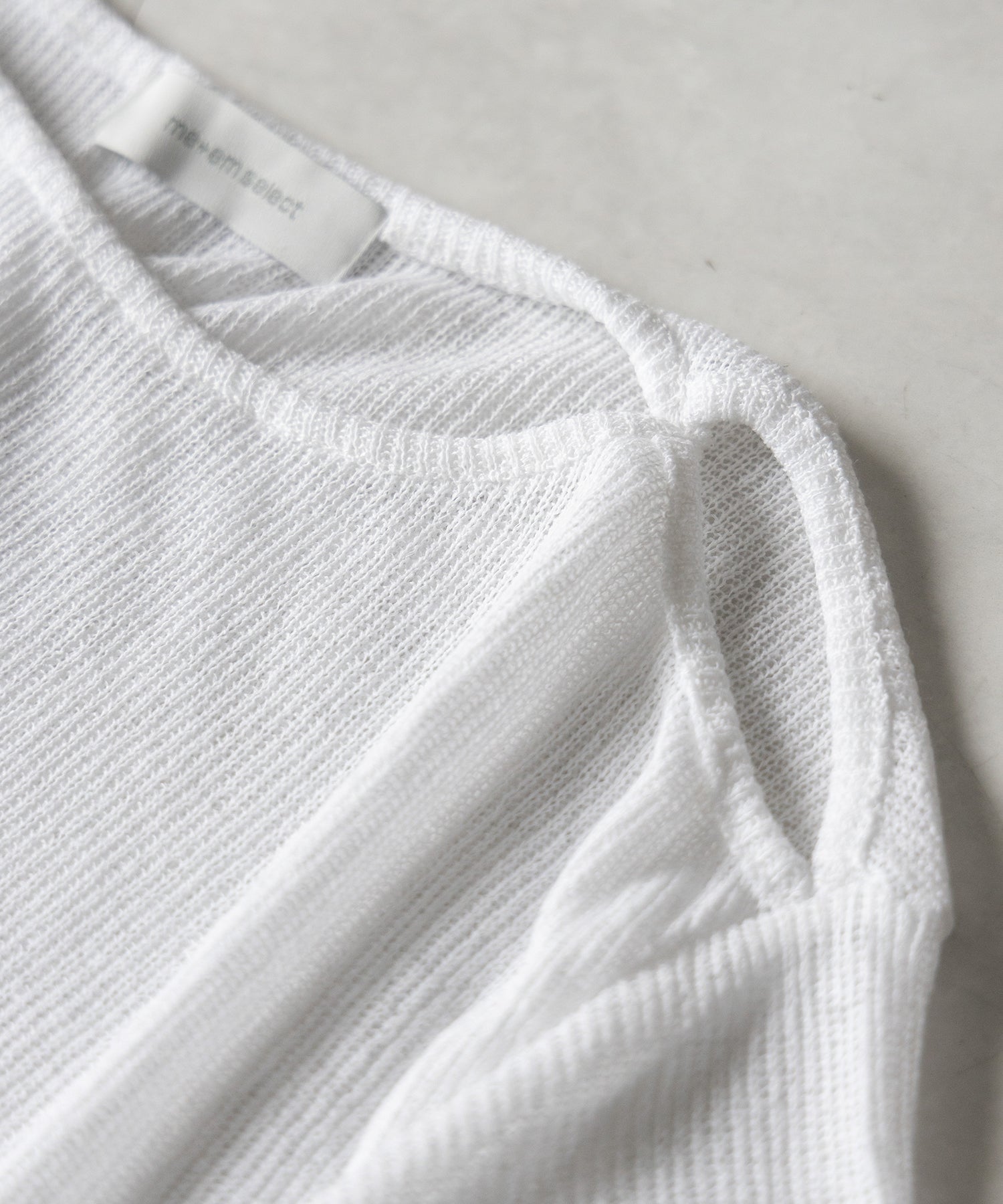 【 ３color 】カットアウトショルダールーズシアートップス ／ cutout shoulder loose sheer tops