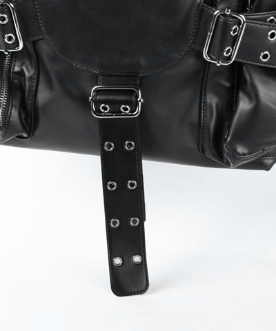 【 多ポケットで収納力抜群 】３連ベルテッド多ポケットフェイクレザーショルダーバッグ ／ Three belted multi pocket fake leather shoulder bag