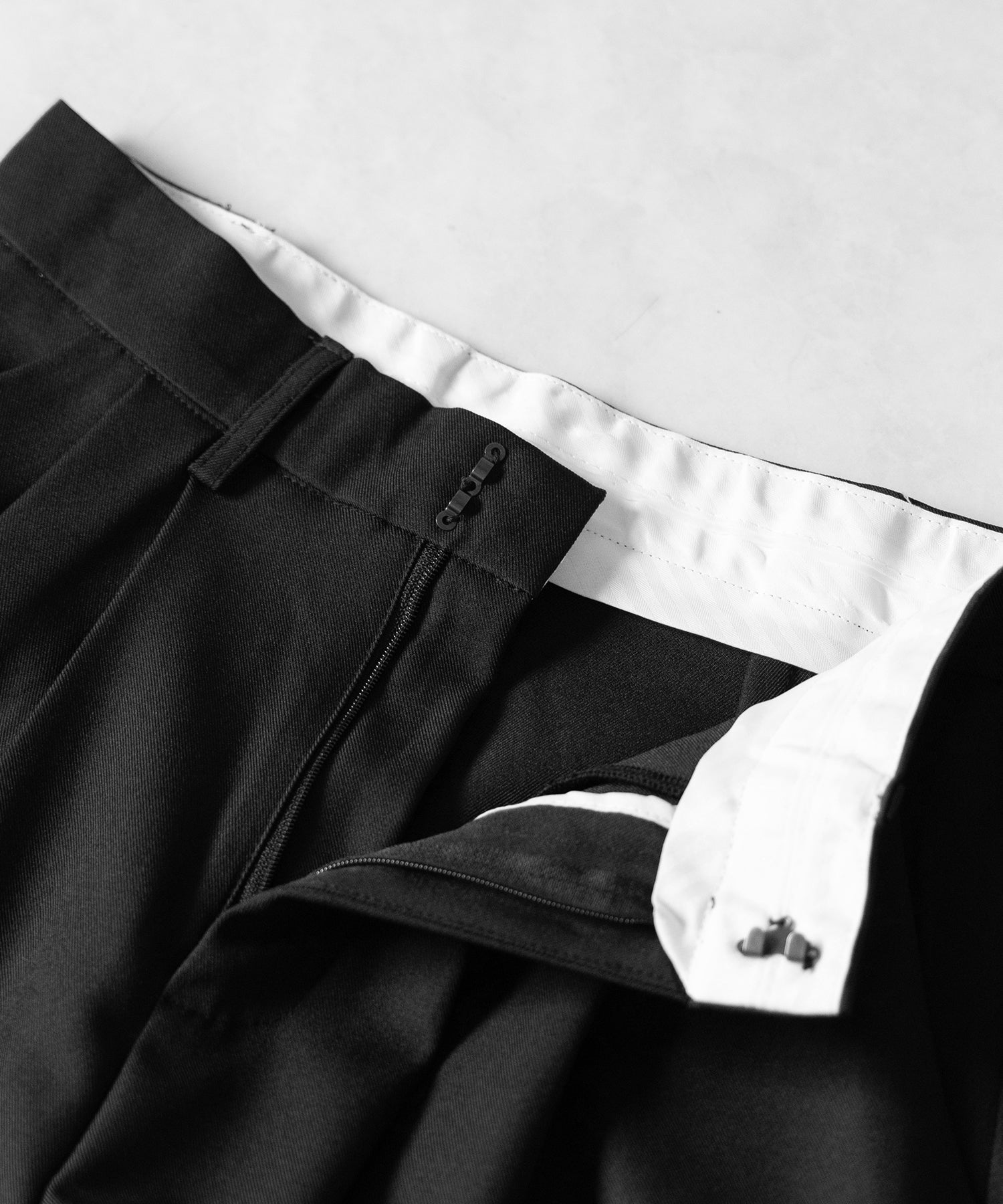 レースアップダブルタックワイドスラックス ／ laceup double tack wide slacks