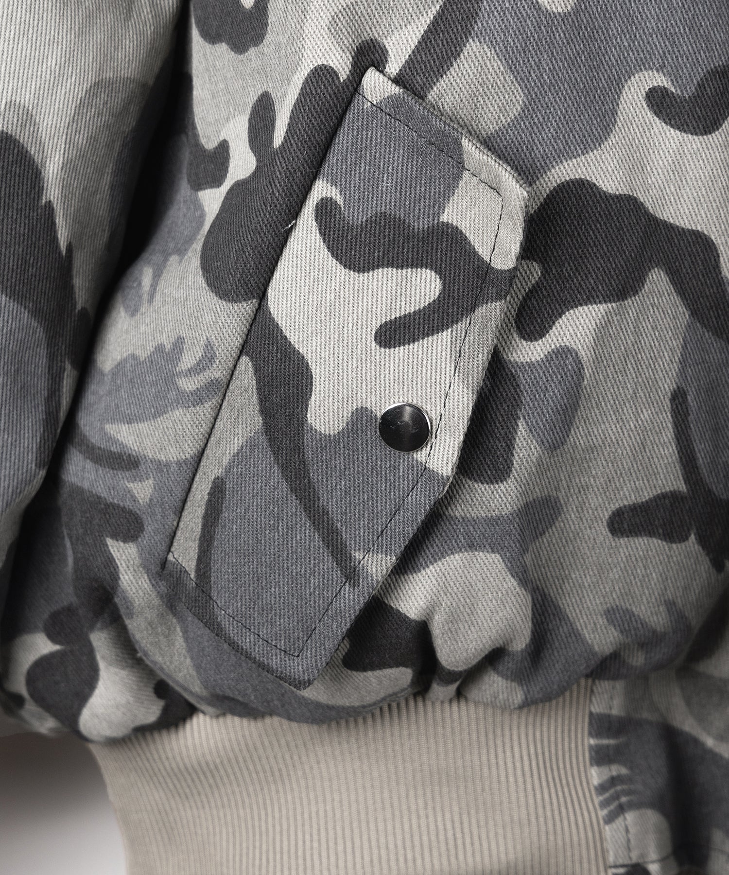 カモフラフェイクファーフーディ中綿ジャケット ／ camouflage fake fur hoodie down jacket