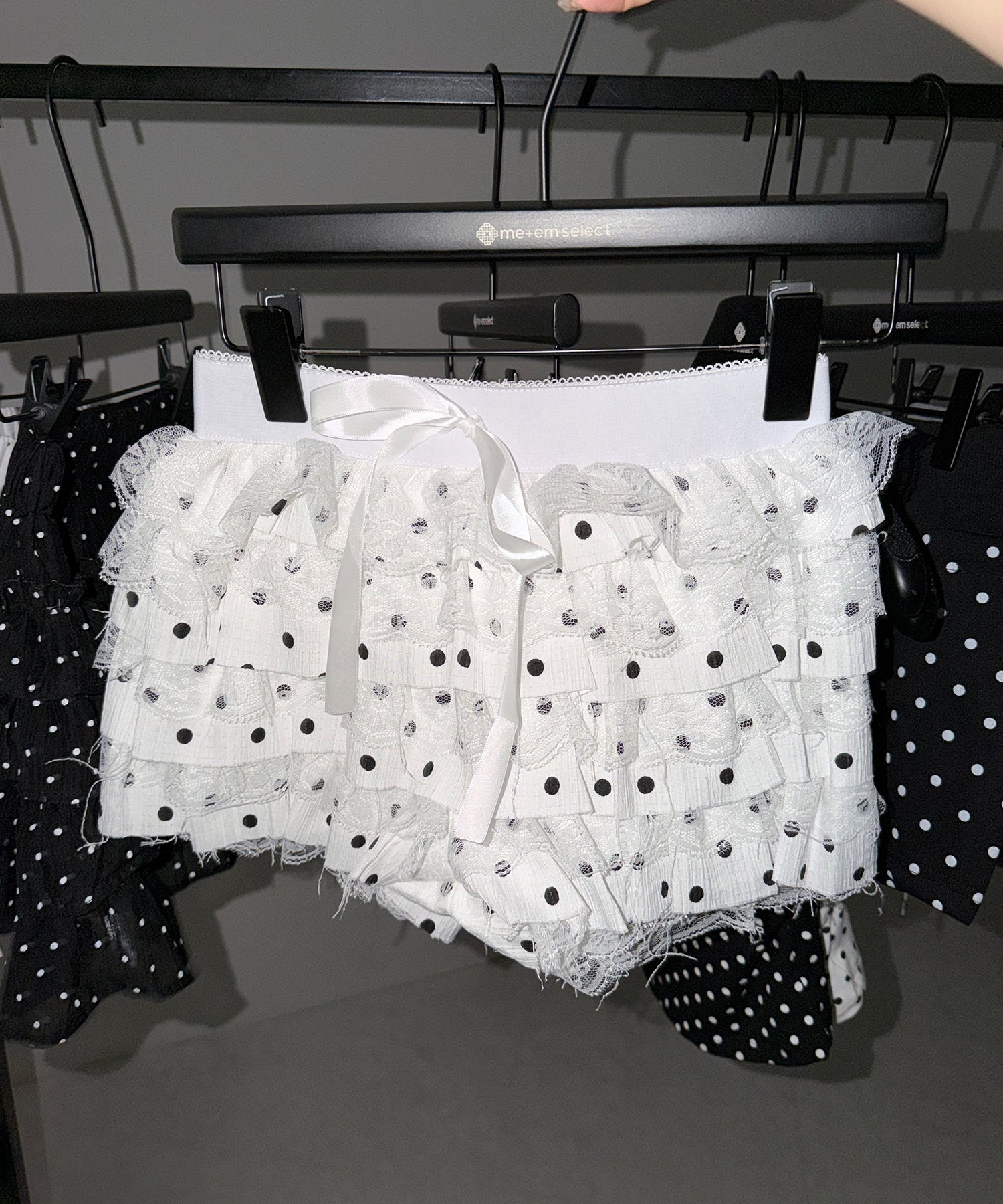 ドットレースフリルショートパンツ ／ dot lace frill short pants