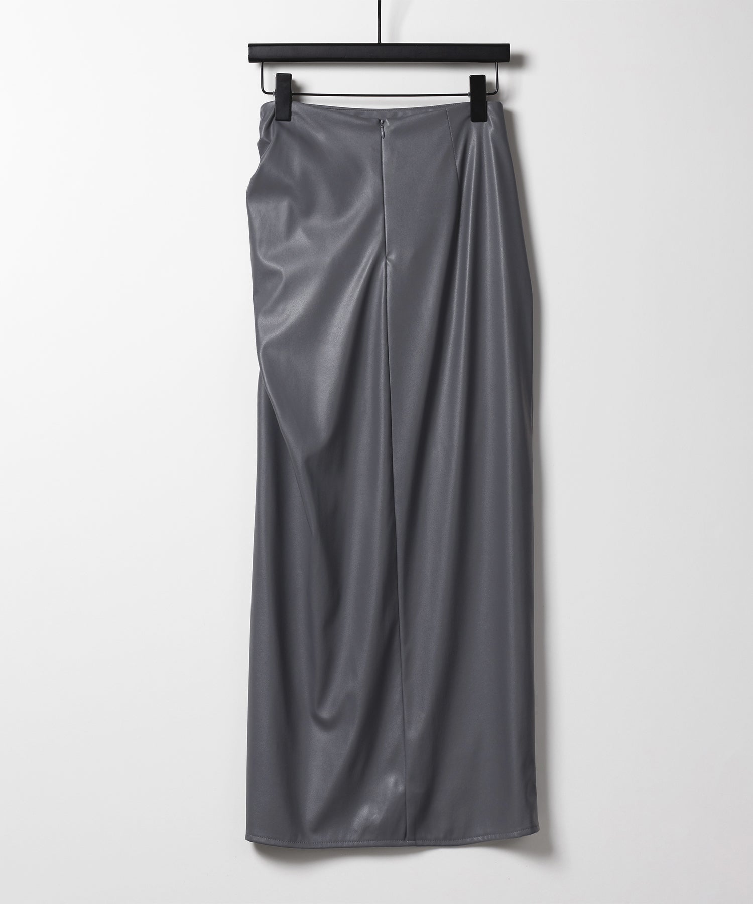 【 ４size ／ ３color 】深スリットシャーリングフェイクレザータイトロングスカート