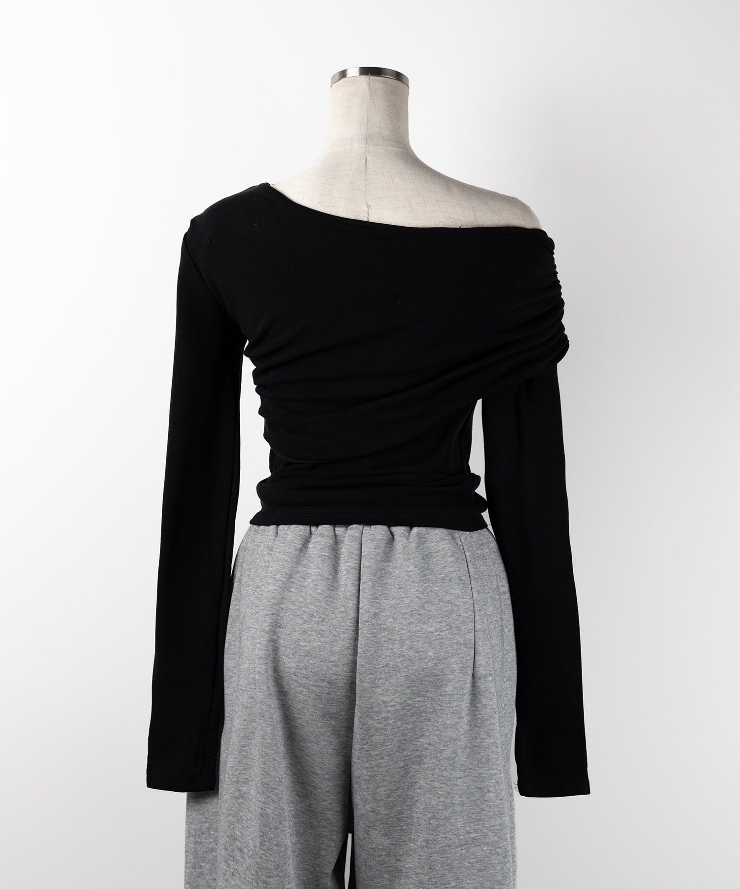 【 ２color ／ 裏起毛 】ワンショルダードレープギャザースリムトップス ／ One-shoulder draped gather slim tops