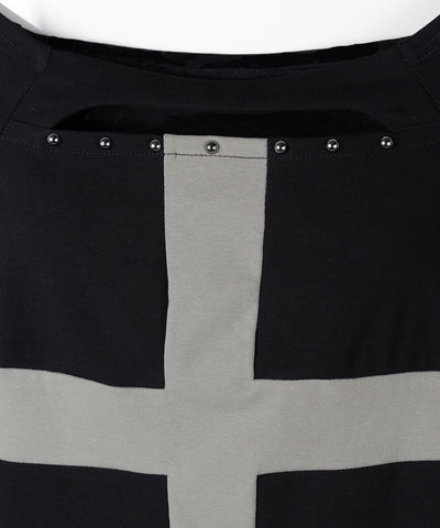 十字架クロスデザインカットアウトオフショルスリムトップス ／ cross design cutout offshoulder slim tops