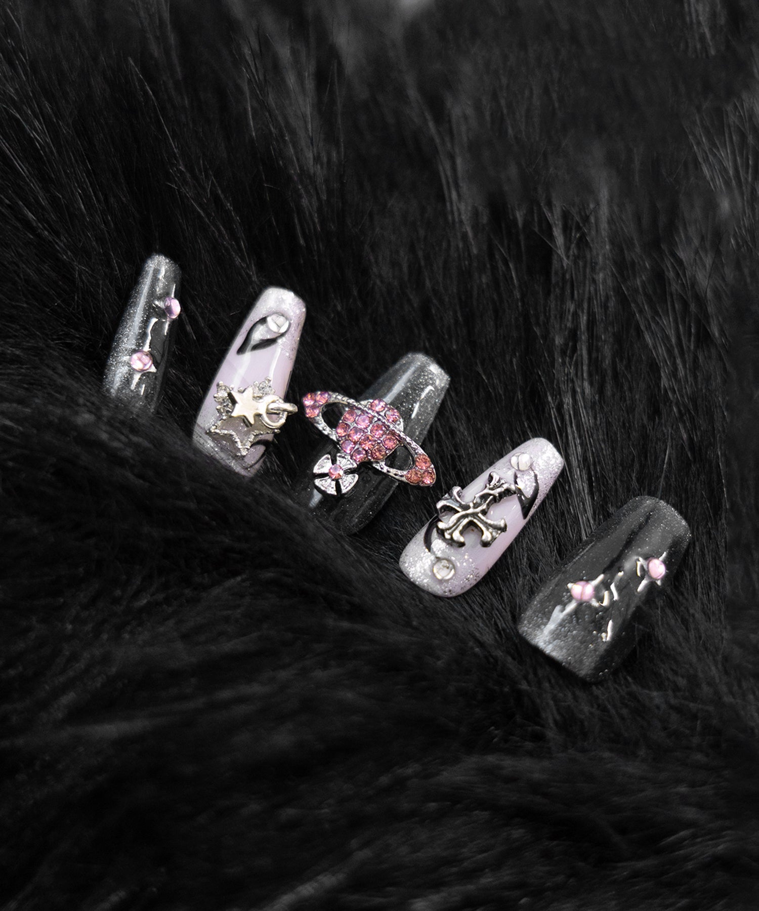 プラネットクロスピンクブラックマグネットネイルチップ／planet cross pink black magnet nail tips