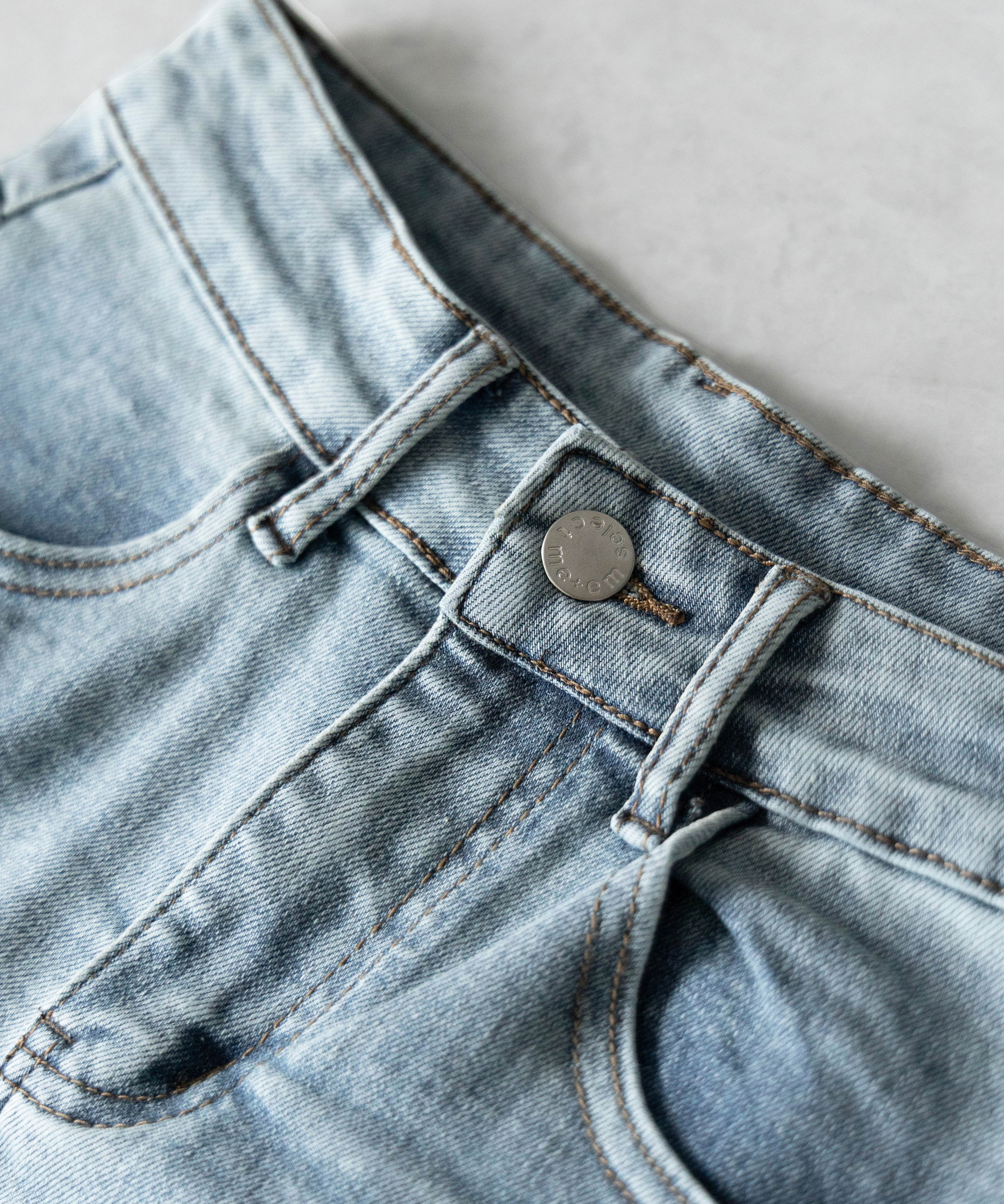 ハイウエストタイトデニムショートパンツ ／ high waist tight short pants