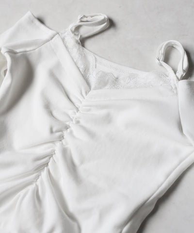 レースレイヤードギャザーオフショル長袖Ｔシャツ ／ lace layered gather off-shoulder long-sleeved T-shirts