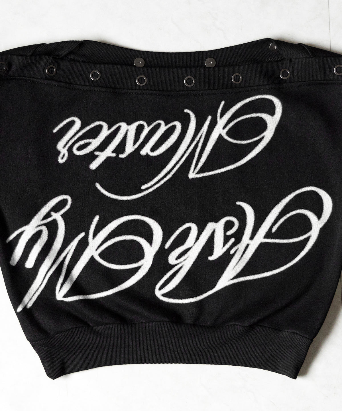 レタリングロゴワンショルスウェットトップス ／ Lettering logo one-shoulder sweat tops