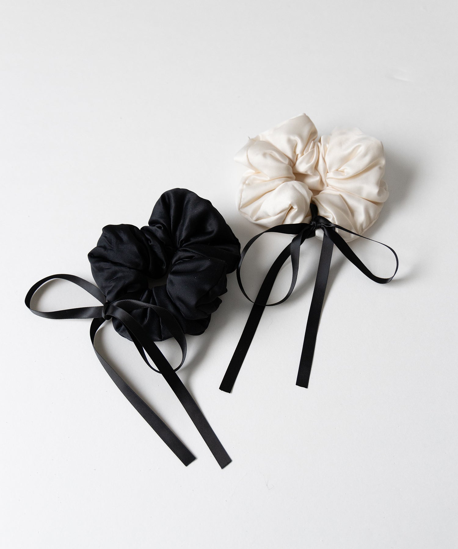 【 ２color 】ブラックリボンシュシュ ／ black ribbon chouchou