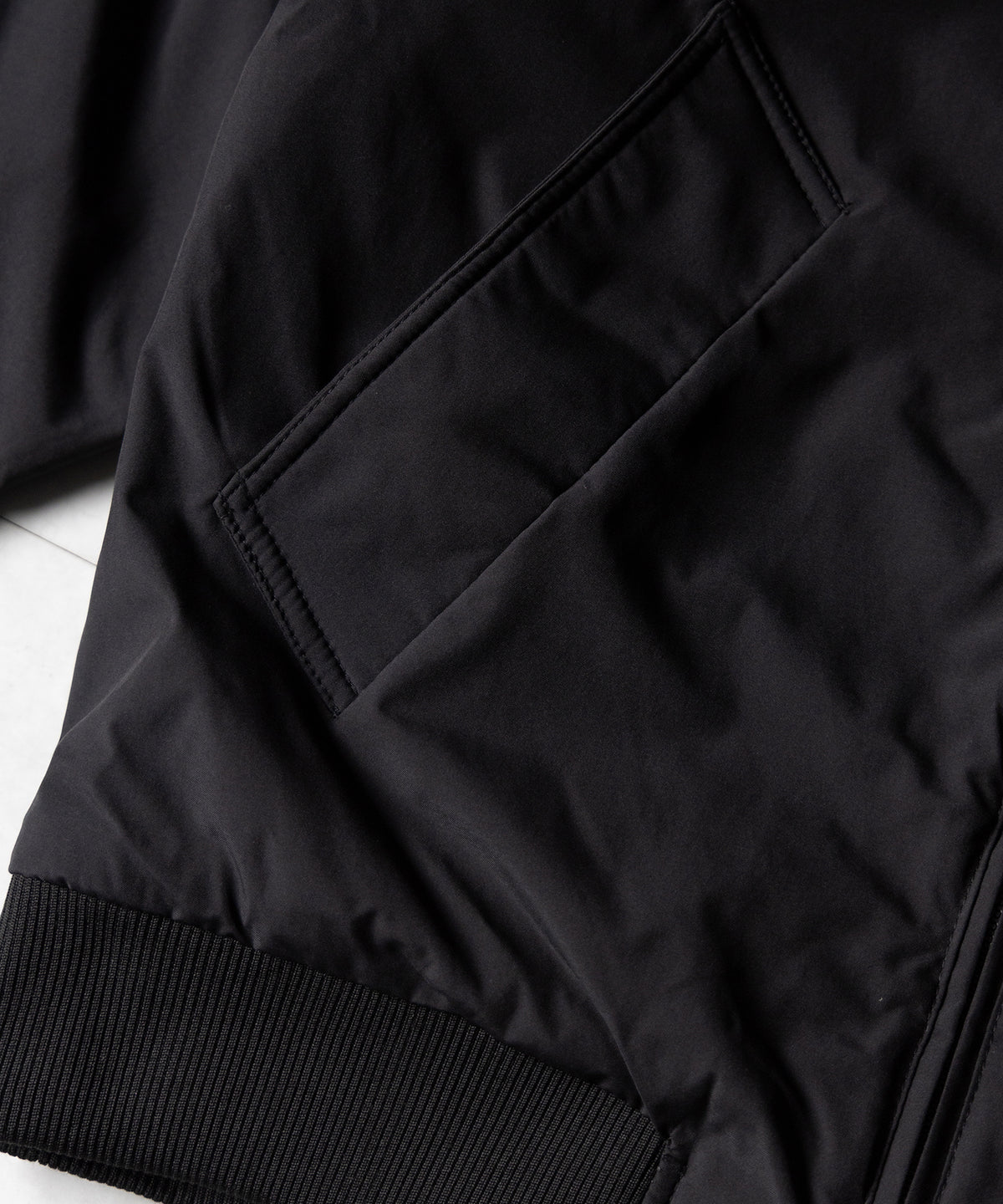 ダブルジップスタンドカラー中綿オーバーブルゾン ／ Double-zip stand-collar padded overblouson