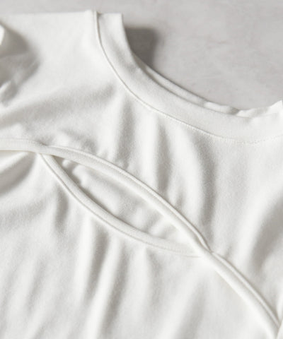 【 ３color 】カットアウトサイドシャーリングアシンメトリートップス ／ cut-out side shirring asymmetry tops