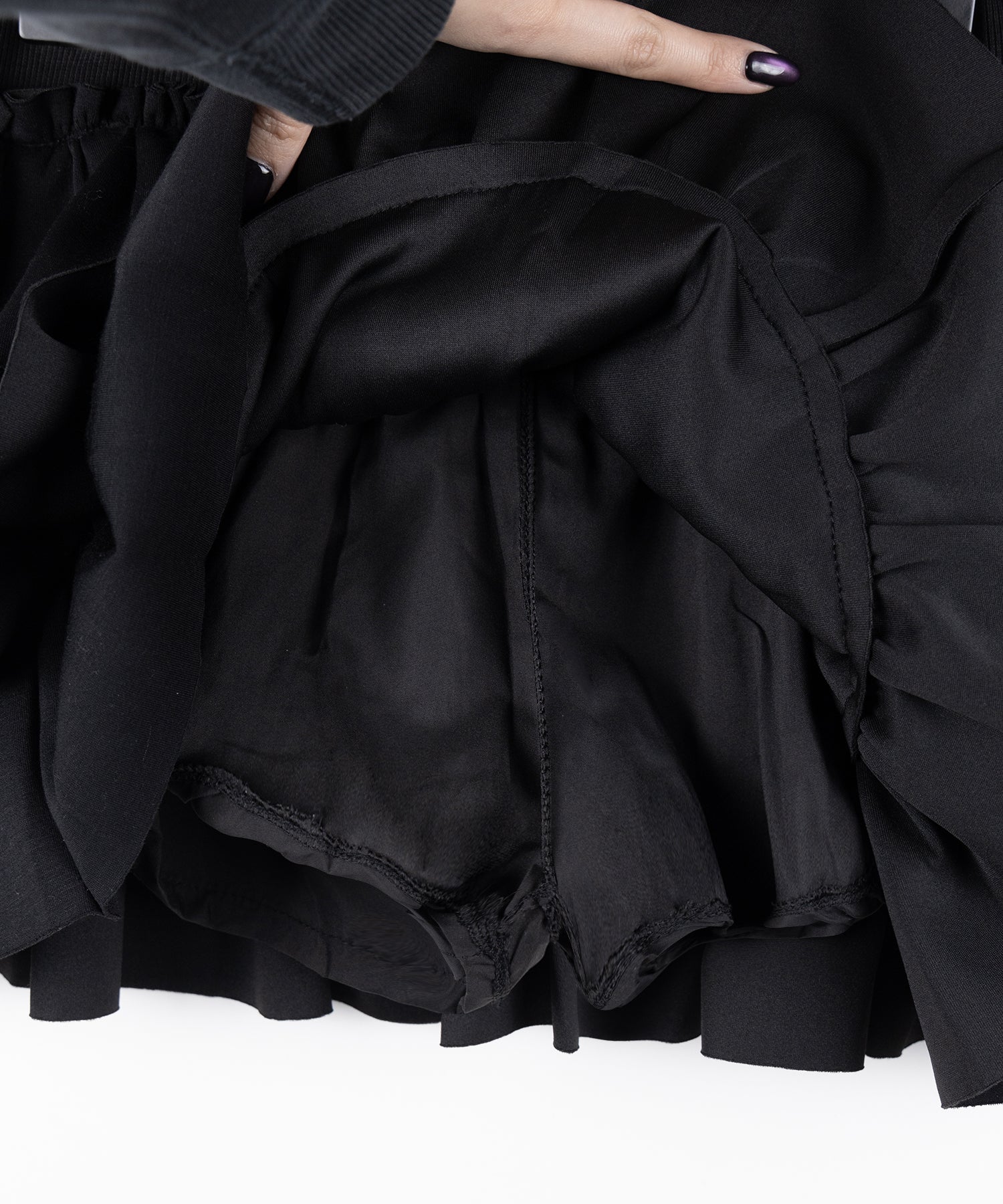 ティアードフリルカットソーミニスカート ／ tiered frill cut and sew mini skirt