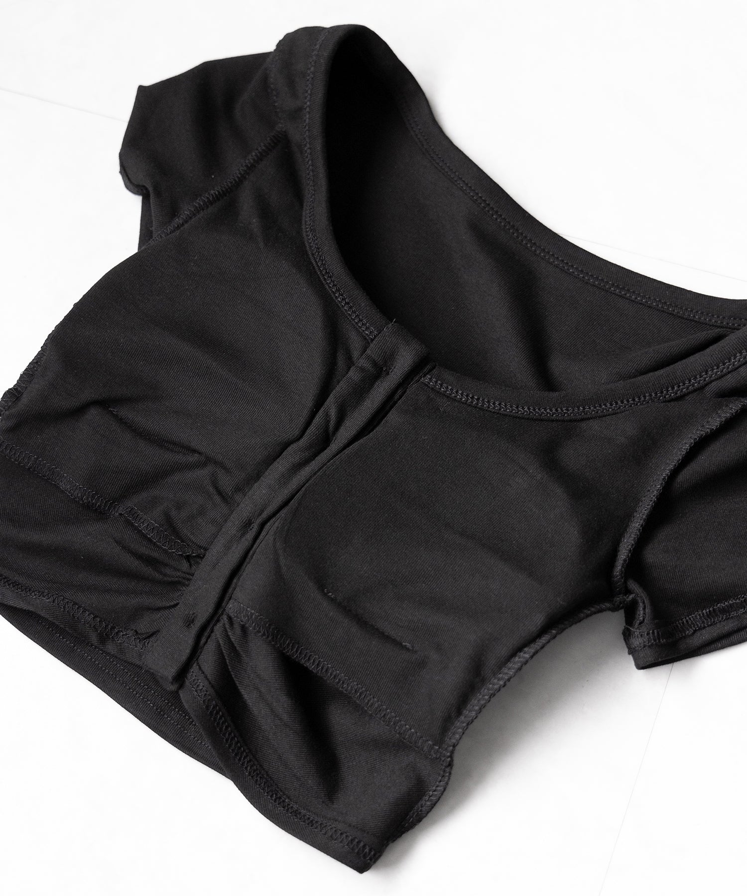 【 ３color 】フロントボタンスクエアネックギャザースリムＴシャツ ／ front button square neck gather slim T-shirt
