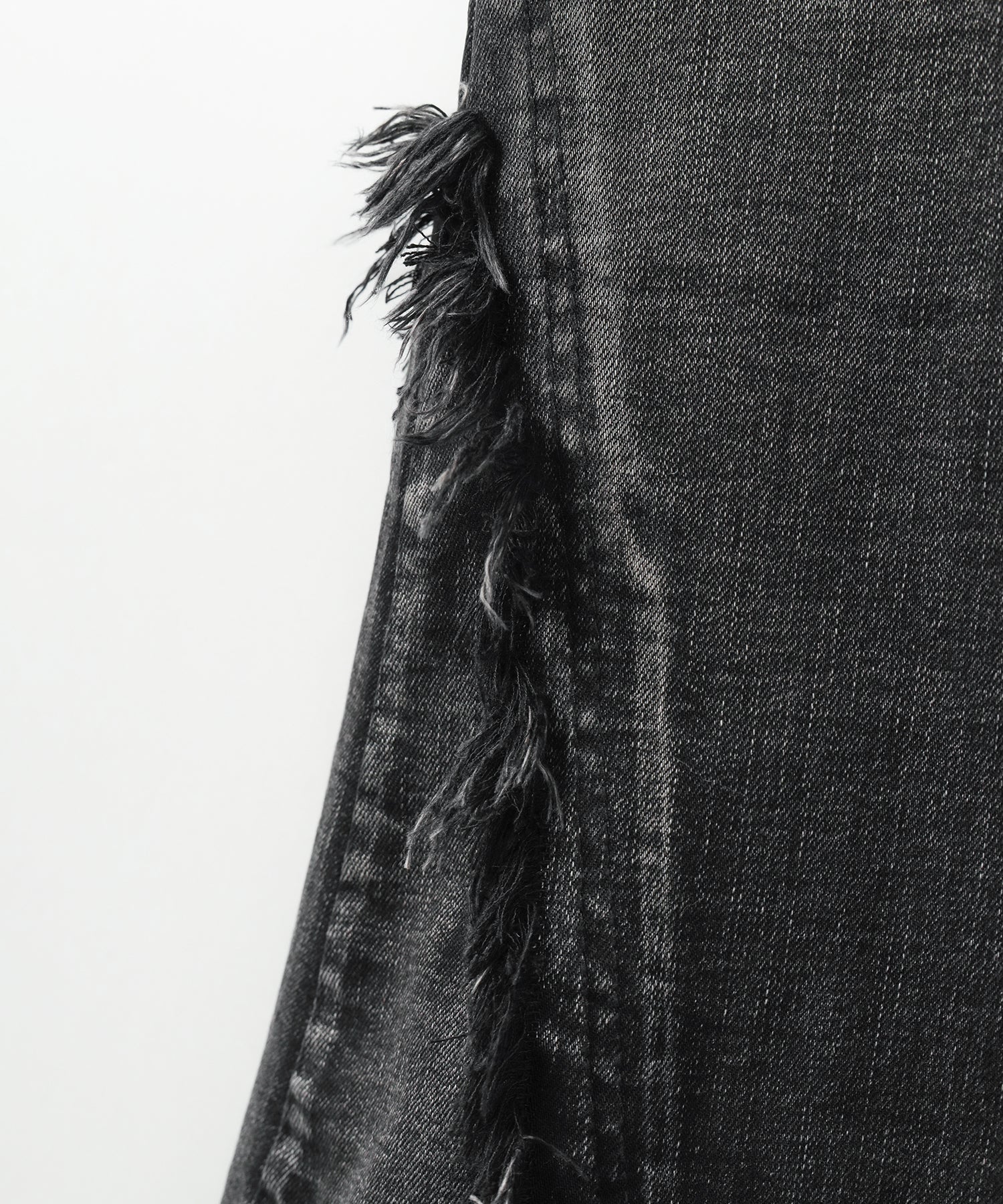 【 ２color ／ ４size 】ヴィンテージライクフリンジストレッチフレアデニム ／ Vintage-like fringe stretch flare denim