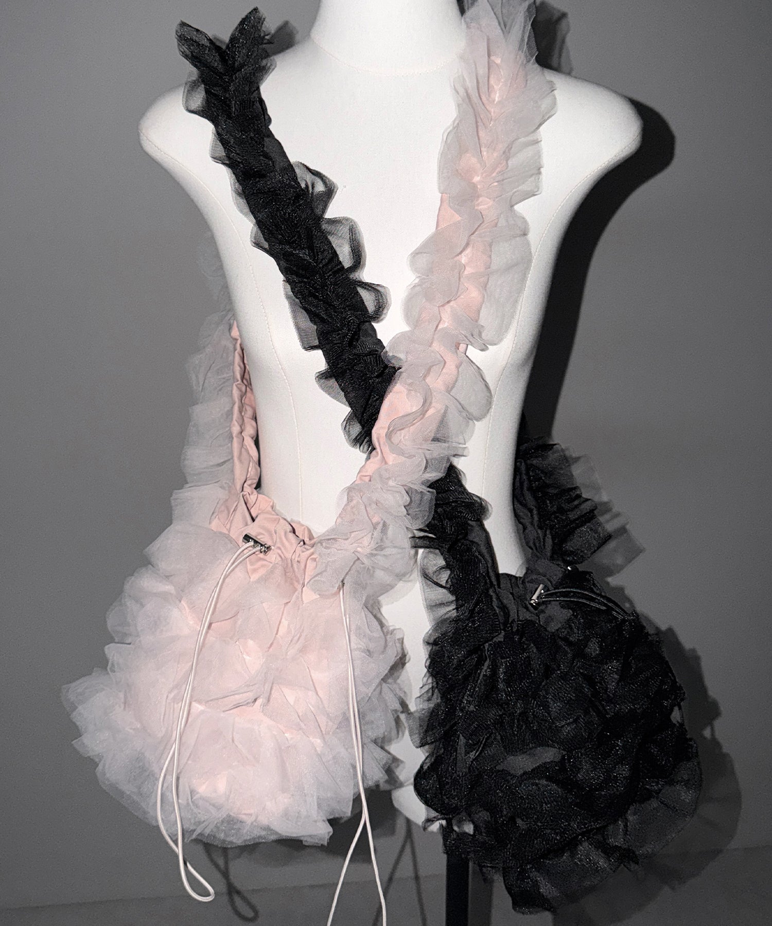 チュールフリル巾着ミニショルダーバッグ／ tulle frill drawstring mini shoulder bag