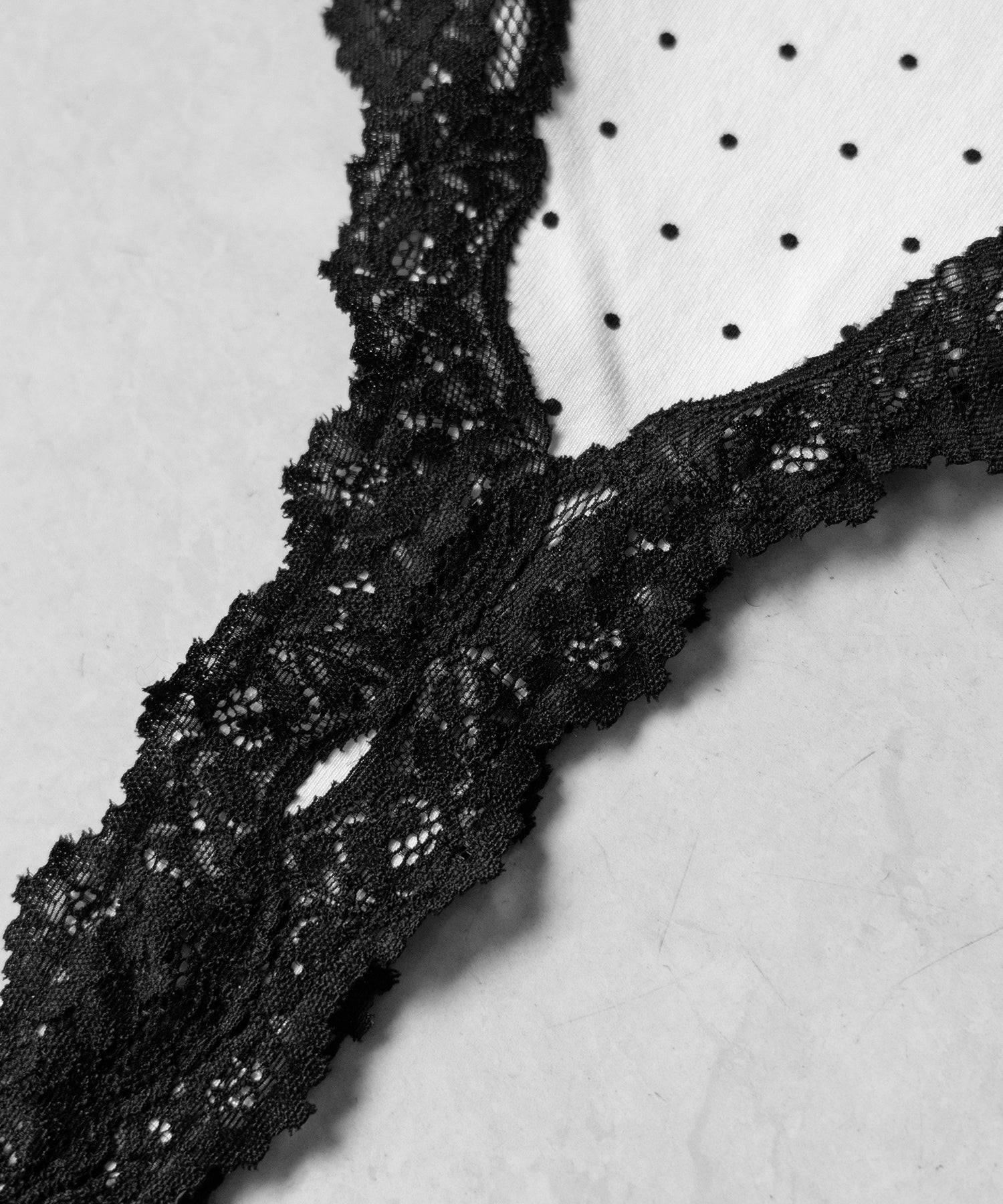 ドットカットアウトレースポイントボディスーツトップス ／dot cutout lace point bodysuit tops
