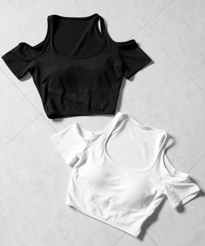 カットアウトオフショルスリムＴシャツ ／ cutout off shoulder slim t-shirts