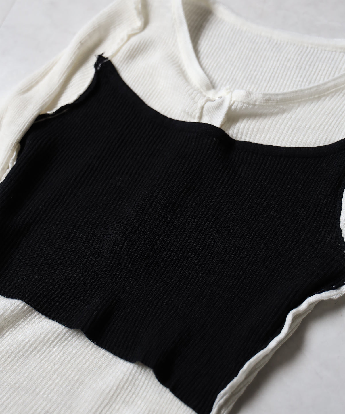 ヘンリーネックフェイクレイヤードロゴ長袖シアーニットトップス ／ henly neck fake layered logo longsleeve sheer rib knit tops