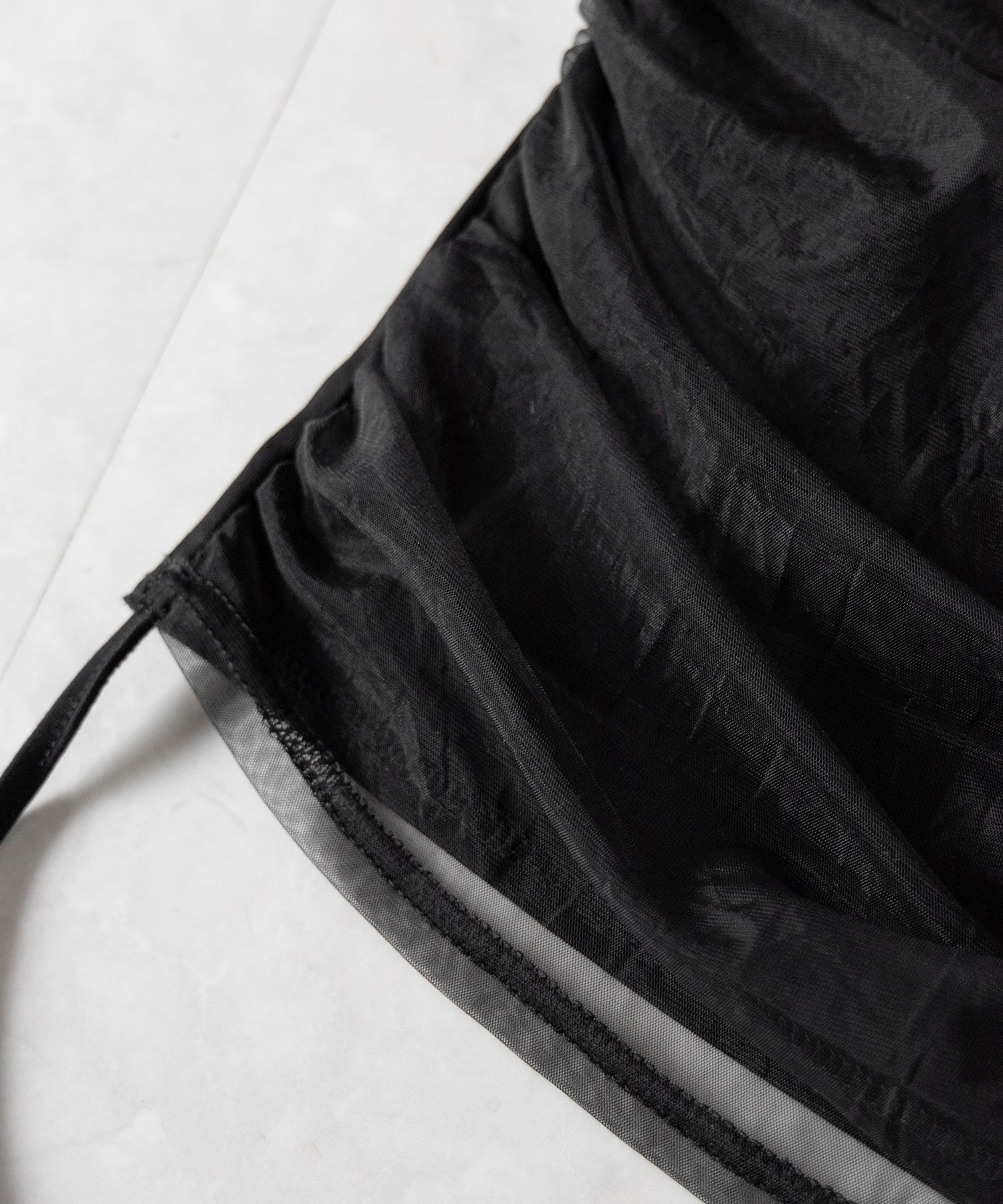 ウエストクロスチュールドッキングベアトップ ／ waist cross tulle docking bare top