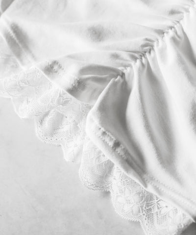 レースドッキングシャーリング半袖オフショルトップス ／ lace docking shirring short-sleeved off-shoulder tops