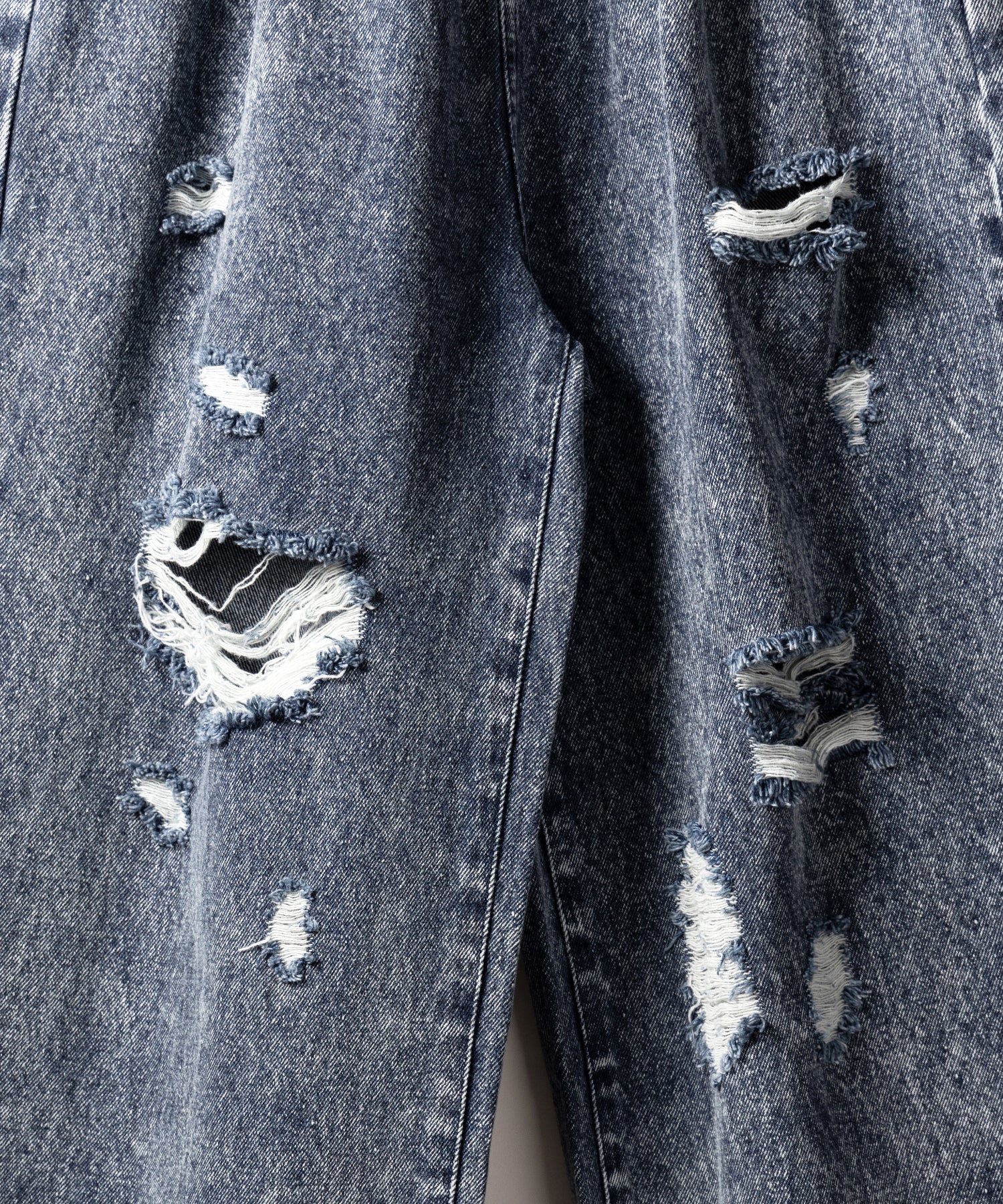 【 デニムセットアップ着用可能 】ヴィンテージケミカルブリーチタックダメージワイドデニム ／ vintage chemical bleach tuck damage wide denim