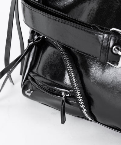 【ショルダーにできる2WAY】 ベルテッドダブルジップポケットショルダーバッグ／ belted double zip pocket shoulder bag