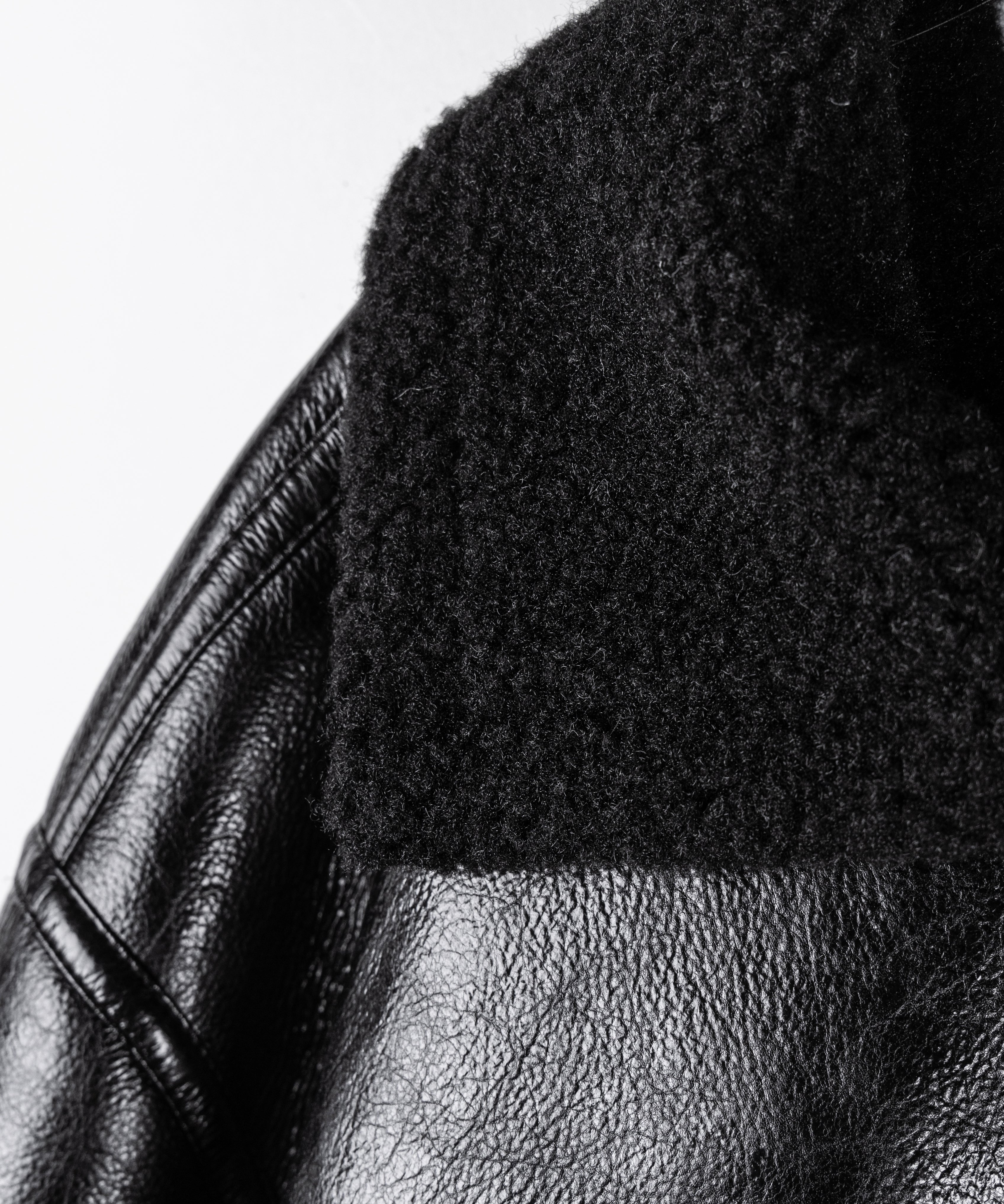 アウトポケットヴィンテージレザーボアムートンオーバージャケット ／ outpocket vintage fake leather boa mouton over jacket