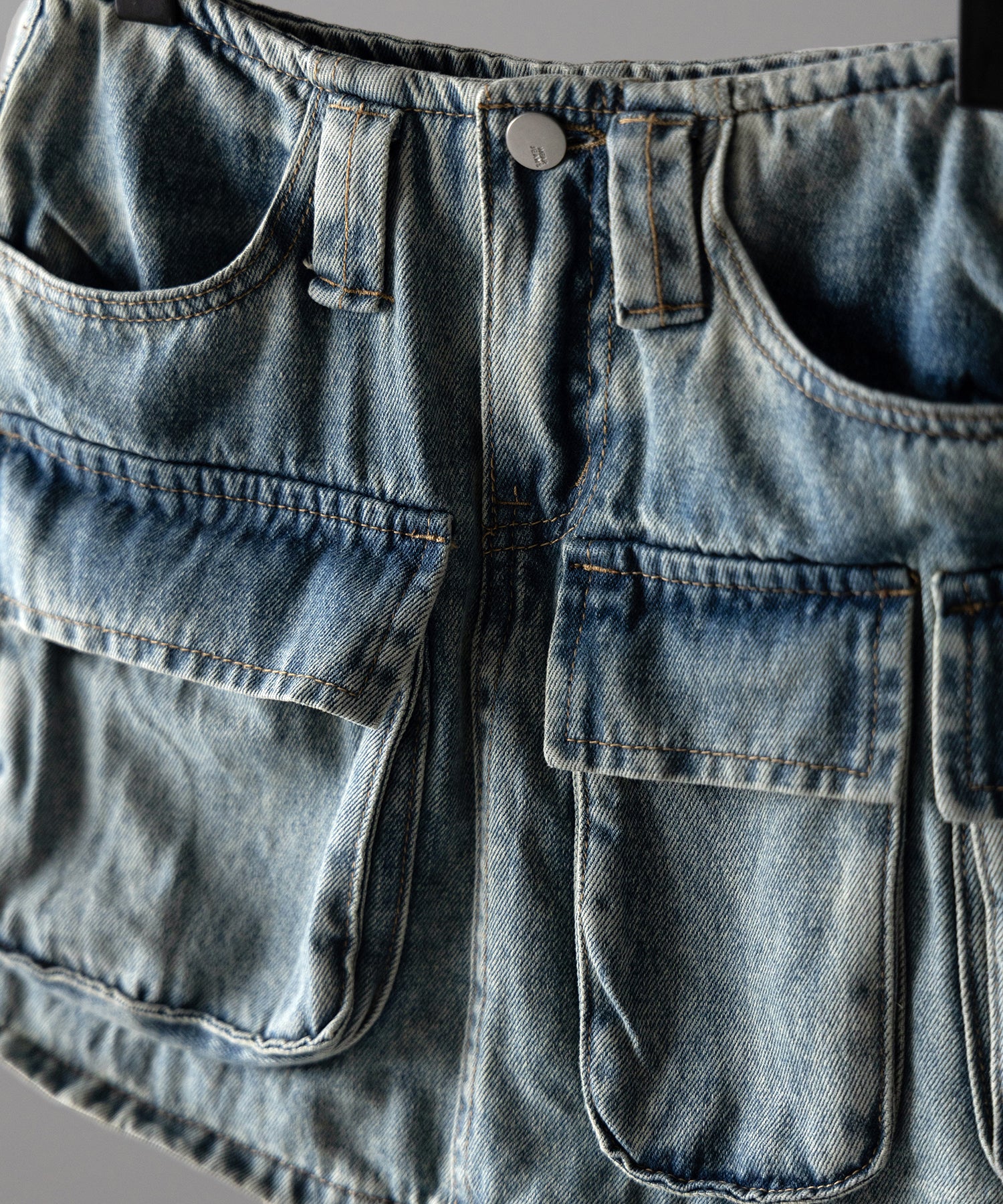 ３ポケットカーゴデニムミニスカートパンツ ／ 3-pocket cargo denim mini skirt pants