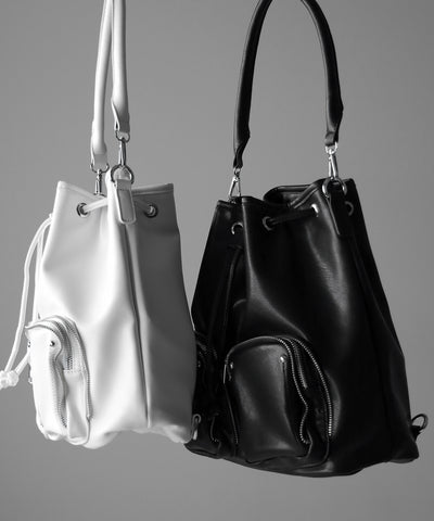 【 ２WAY 】ダブルジップアウトポケットフェイクレザー巾着ショルダーバッグ ／ ( 2WAY ) double zip out pocket fake leather drawstring shoulder bag