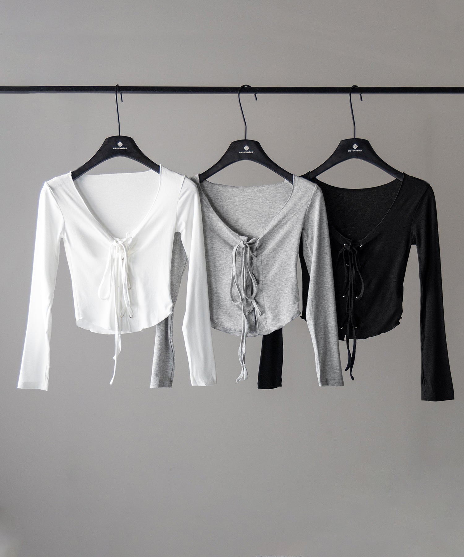 【 ３color 】レースアップフロントリボンショートスリムトップス ／ lace up front ribbon short slim tops
