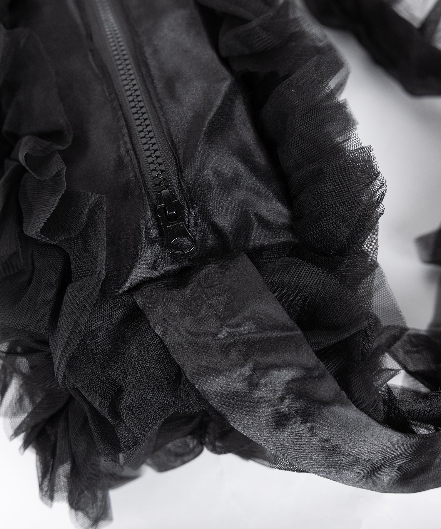 チュールフリルショルダーボディバッグ／ tulle frill shoulder body bag
