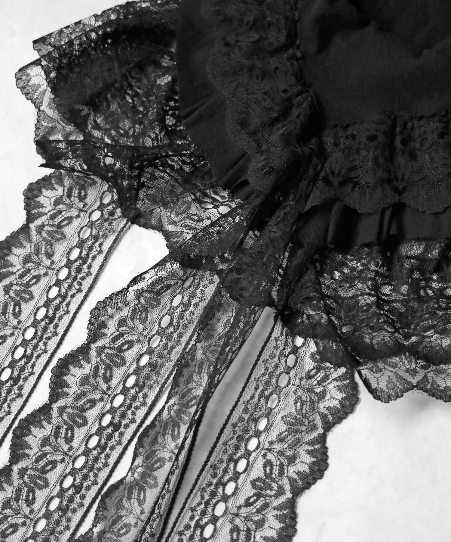 レースフリルアシンメトリータンクトップ ／lace frill asymmetry tank top